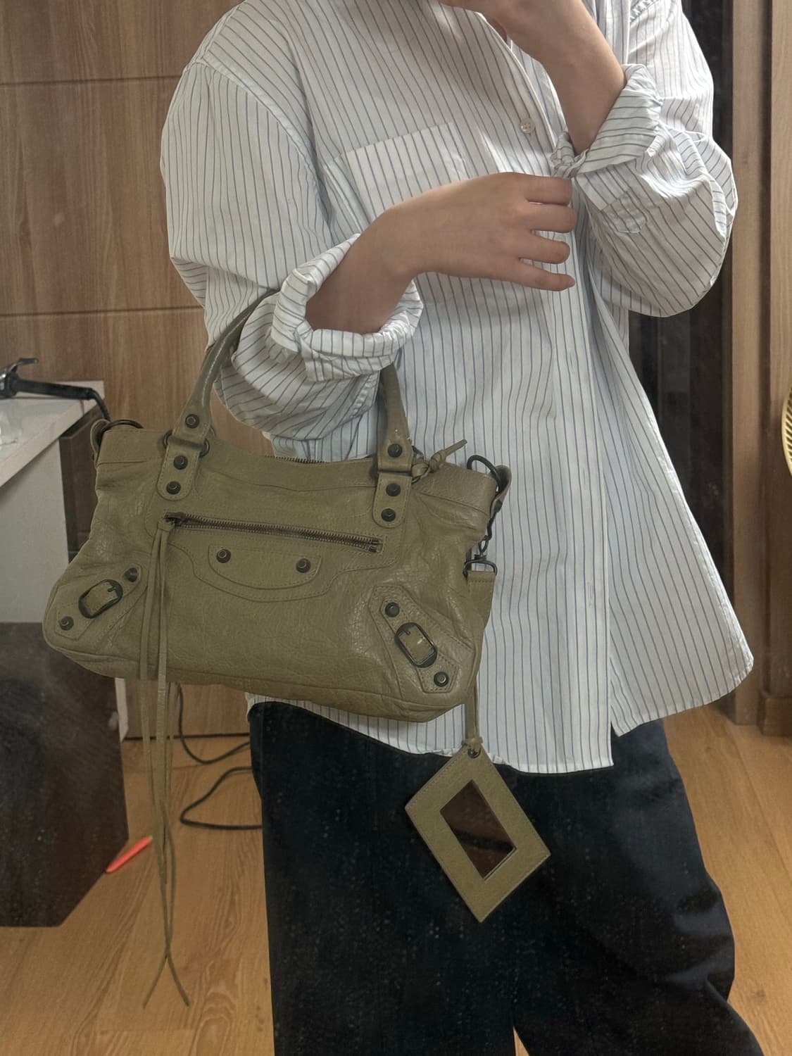 발렌시아가 모터백 시티백 상품이미지2