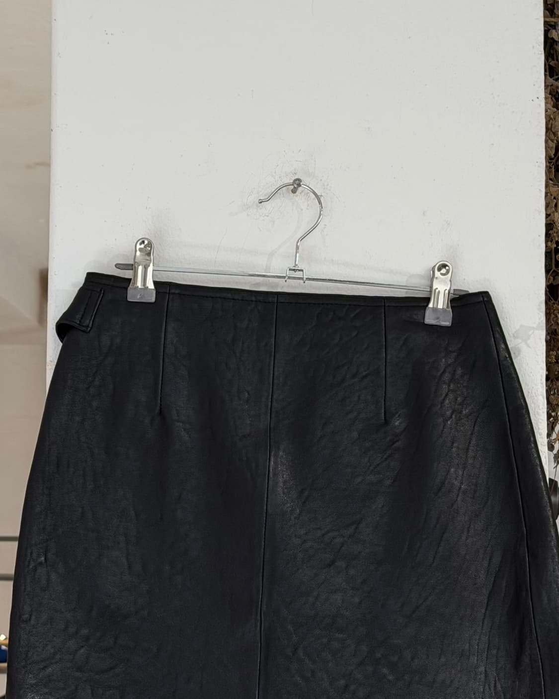 이자벨마랑 에뚜왈 블랙 램스킨 랩 프론트 바이커 미니 스커트 상품이미지5