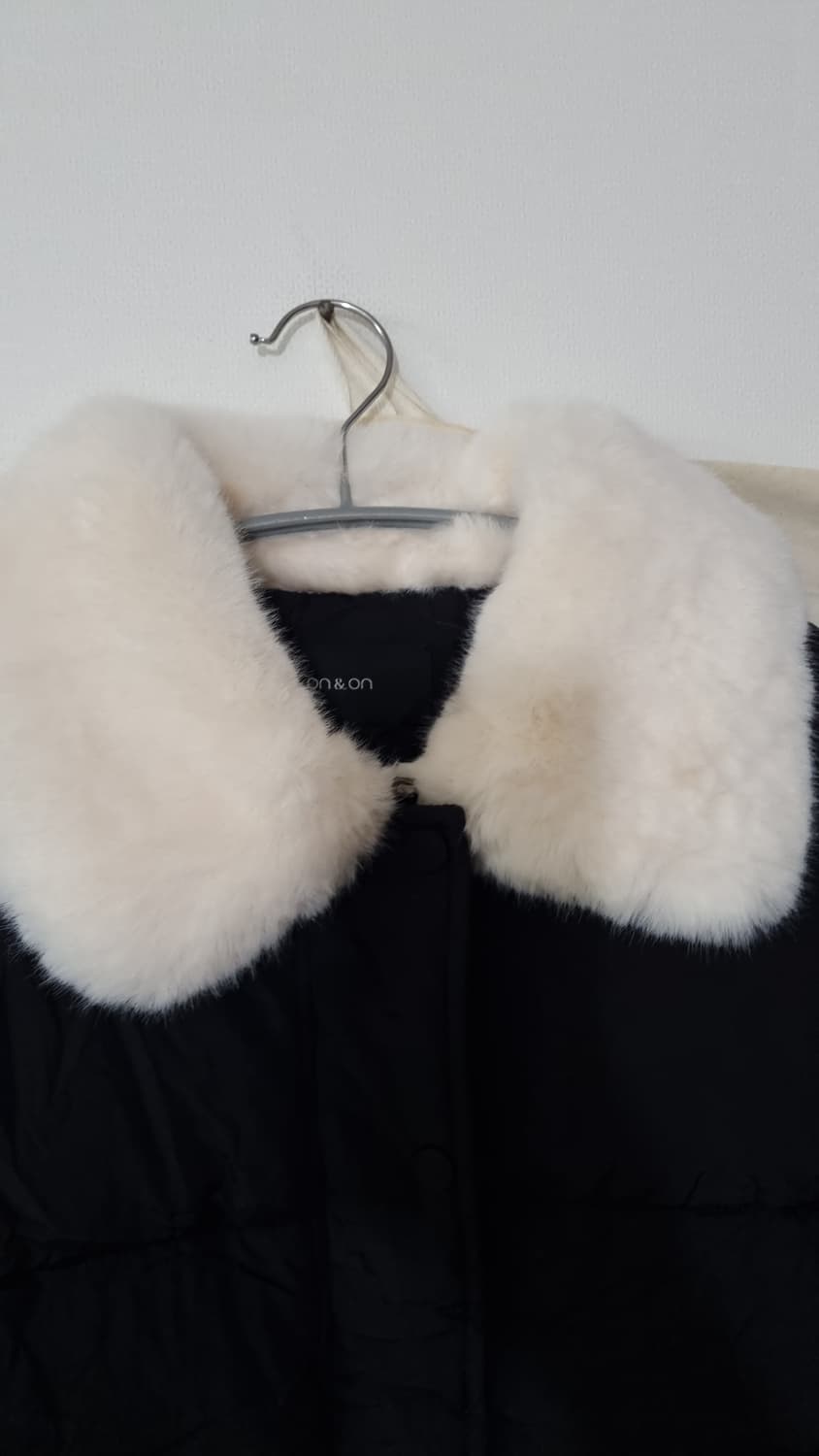 23FW on&on 퍼카라 패딩 숏 점퍼 55 상품이미지3