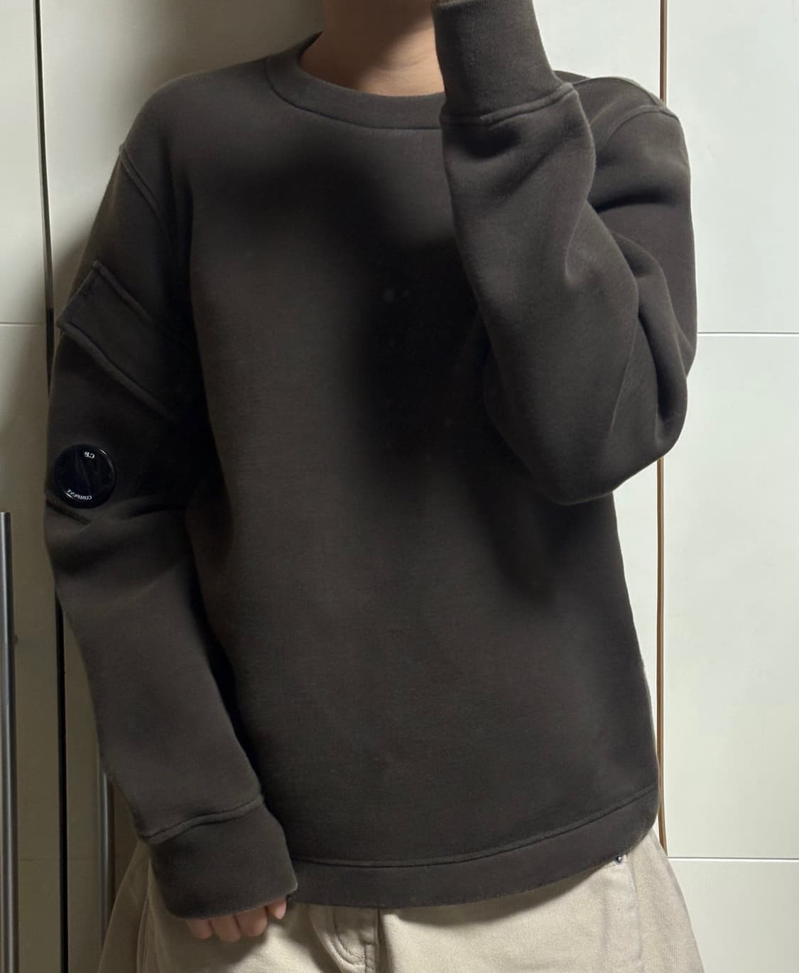 CP컴퍼니 브라운 렌즈 맨투맨 상품이미지1