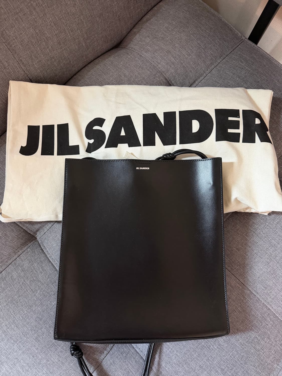 질샌더 탱글백 블랙 라지 싸게 판매 상품이미지1