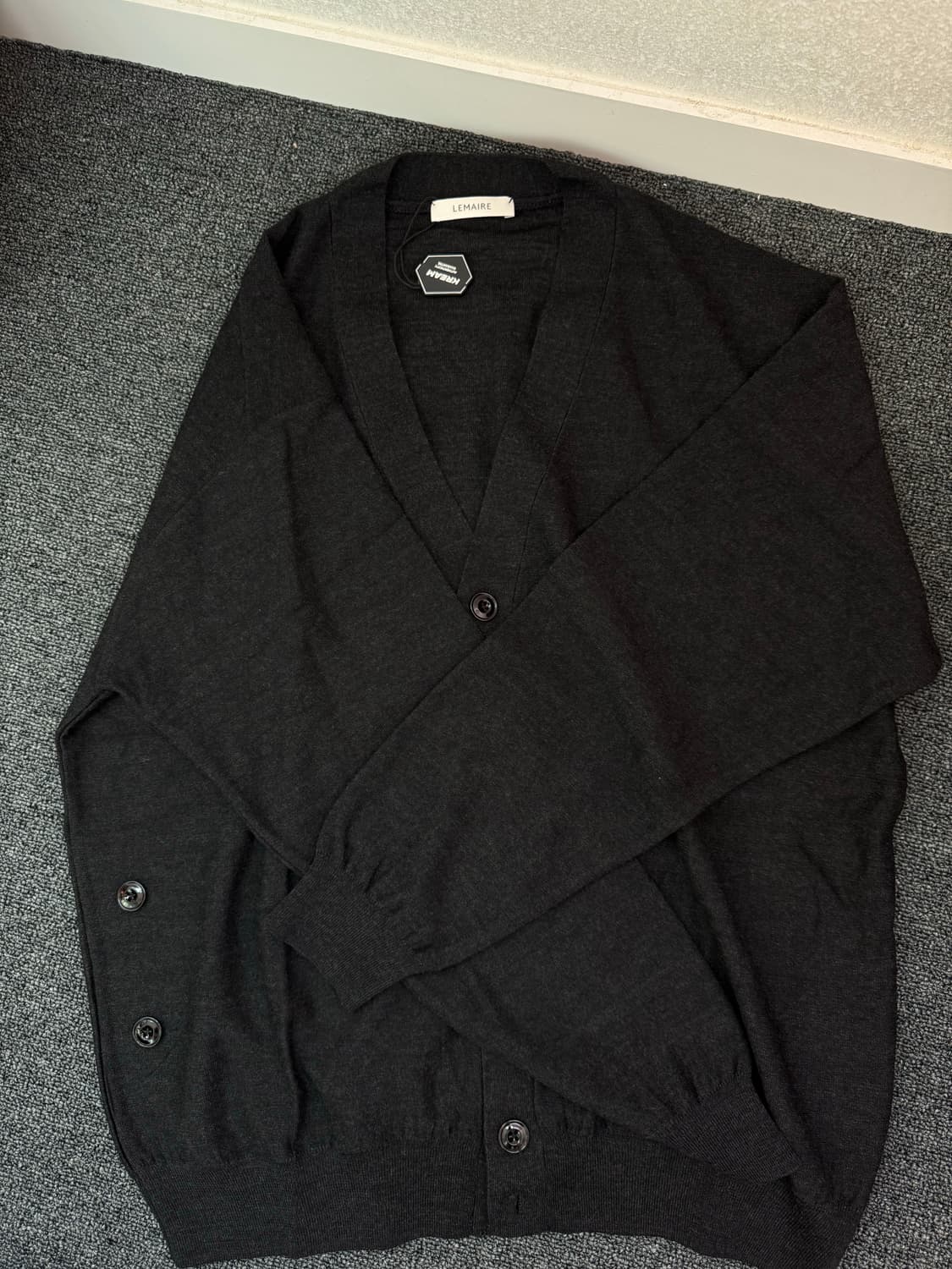르메르 트위스트 가디건 앤트러사이트 L 상품이미지3