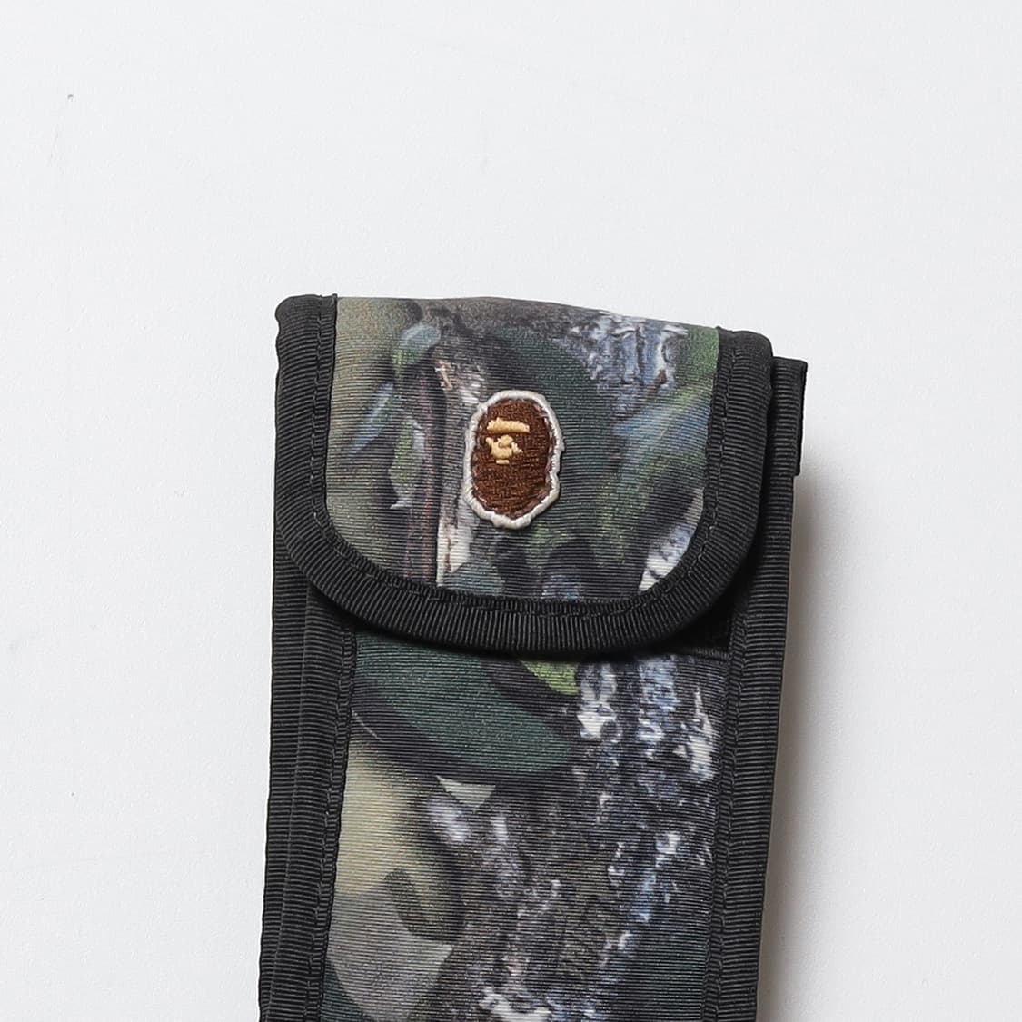 A BATHING APE® Camo Wallet 상품이미지2