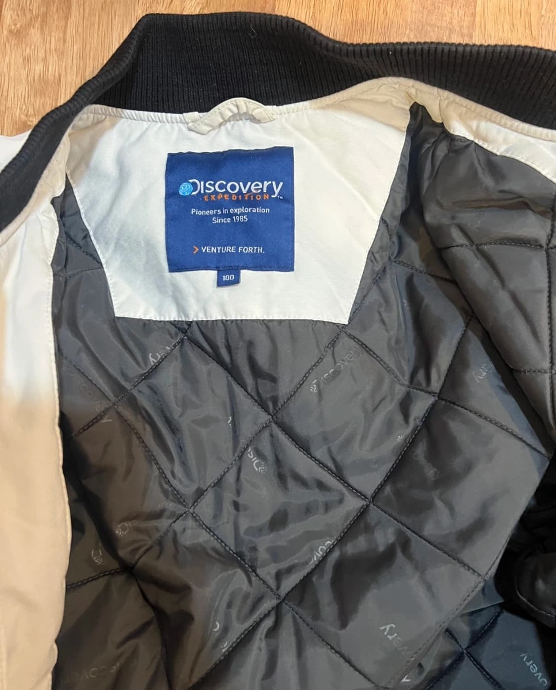 디스커버리 남성 아이보리 누빔점퍼  상품이미지3