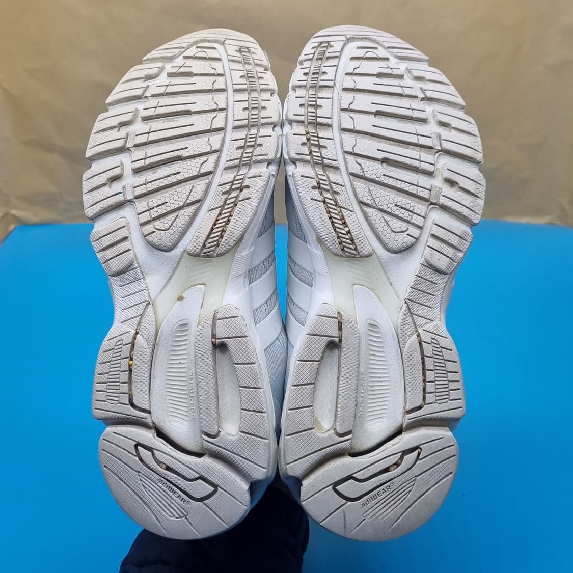 아디다스 이큅먼트10 운동화220 상품이미지3