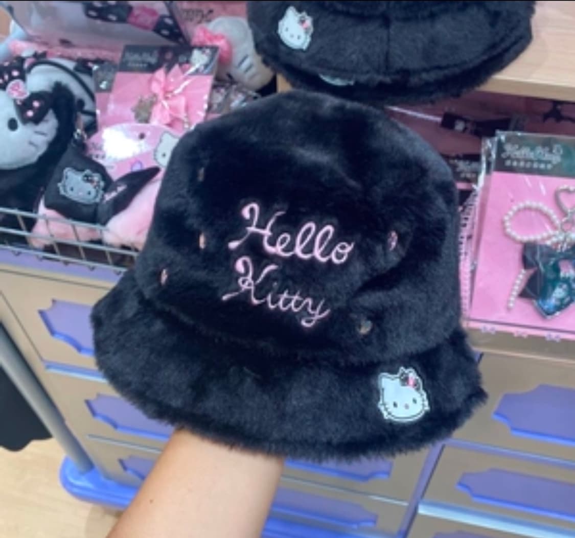 미니소 헬로키티 모자 블랙 상품이미지1