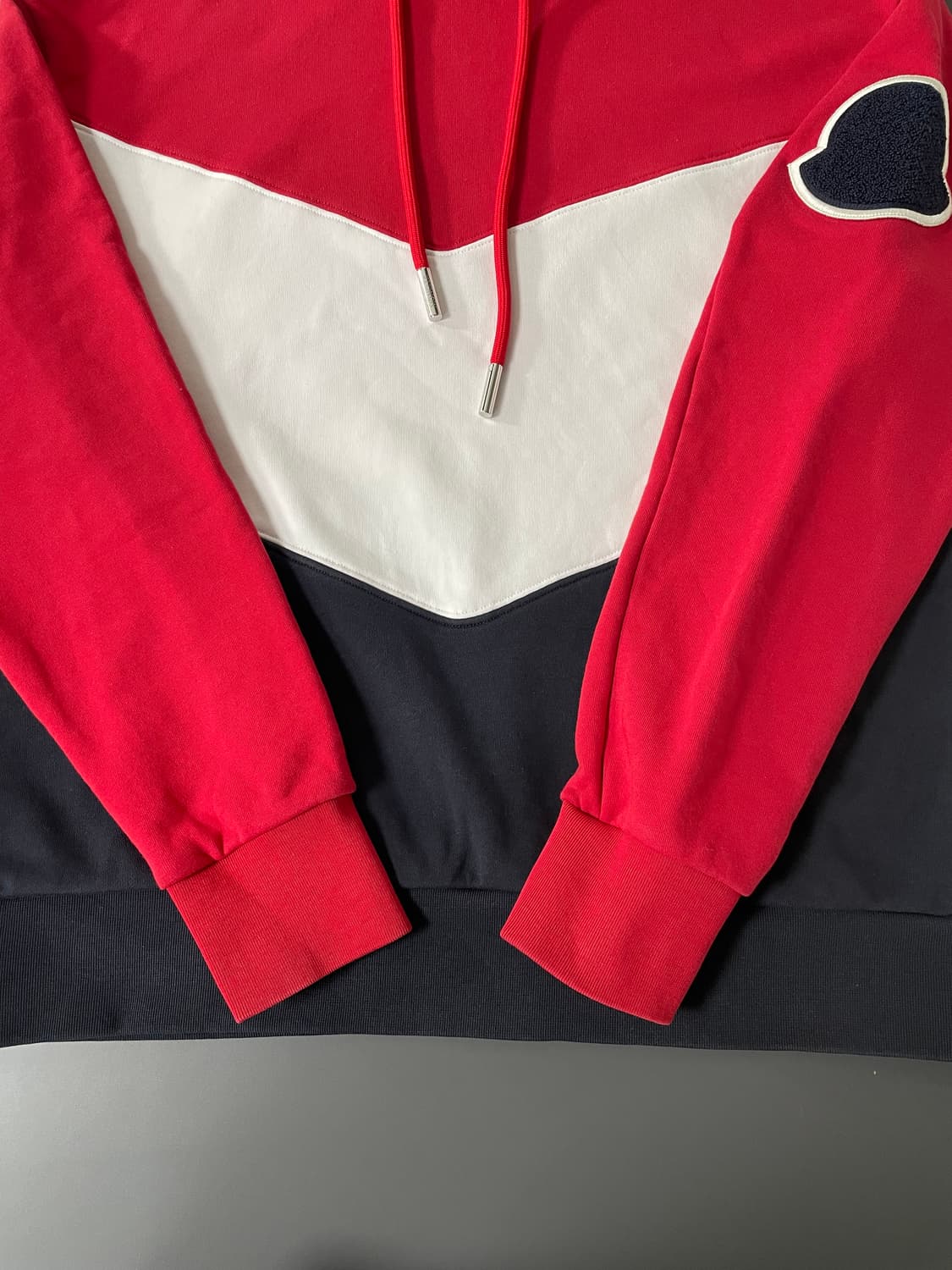 몽클레르 코튼 블랙와펜 쉐브론 블록 포인트 후드 상품이미지6