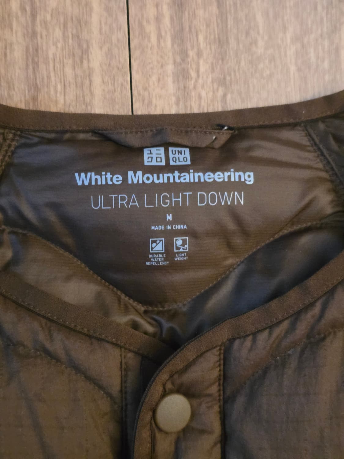 유니클로 화이트 마운티니어링 울트라 라이트 다운 M 상품이미지5