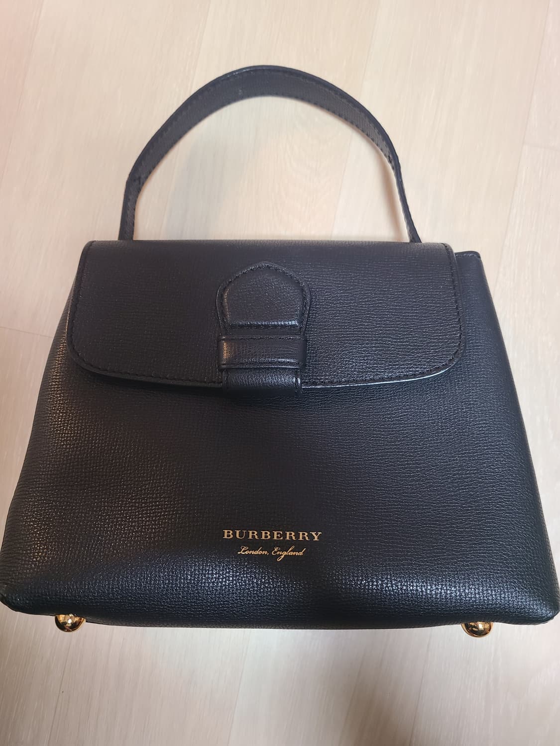 버버리 캠벌리 토트백 상품이미지1