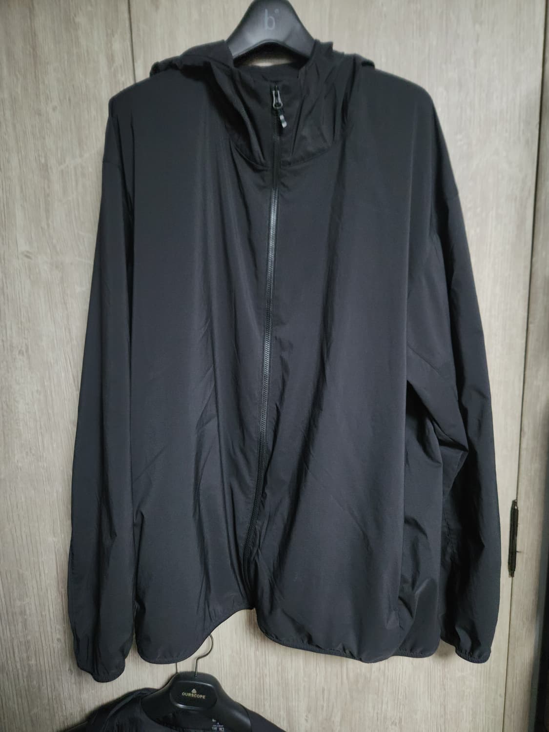 [XL] 유니클로 바람막이 블랙 상품이미지1