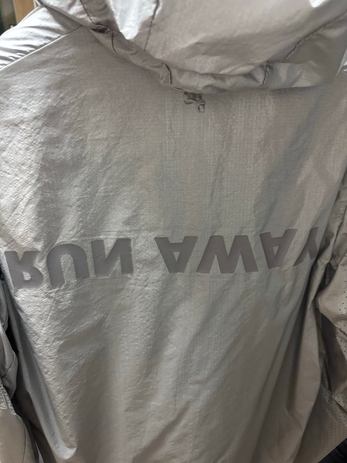 satisfy 새티스파이 실버쉘 바람막이 상품이미지4