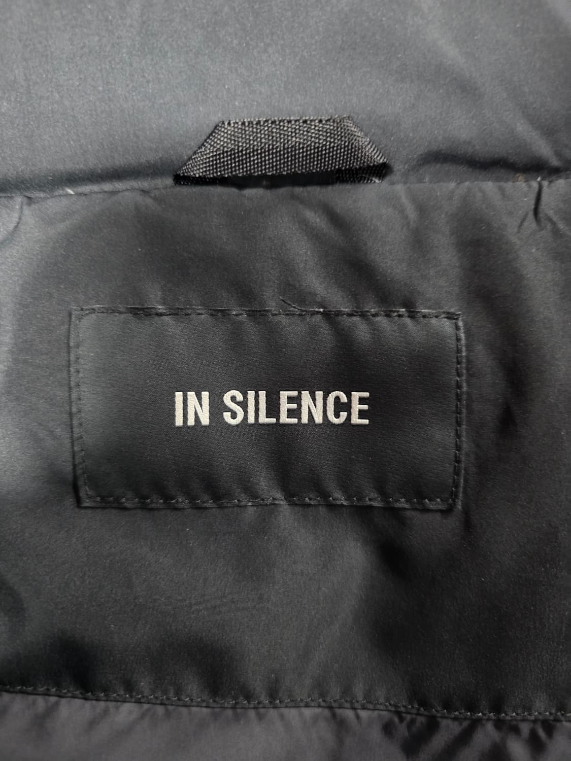 인사일런스 프리미엄 덕다운 패딩점퍼. 싸이즈 105.  남자 상품이미지4