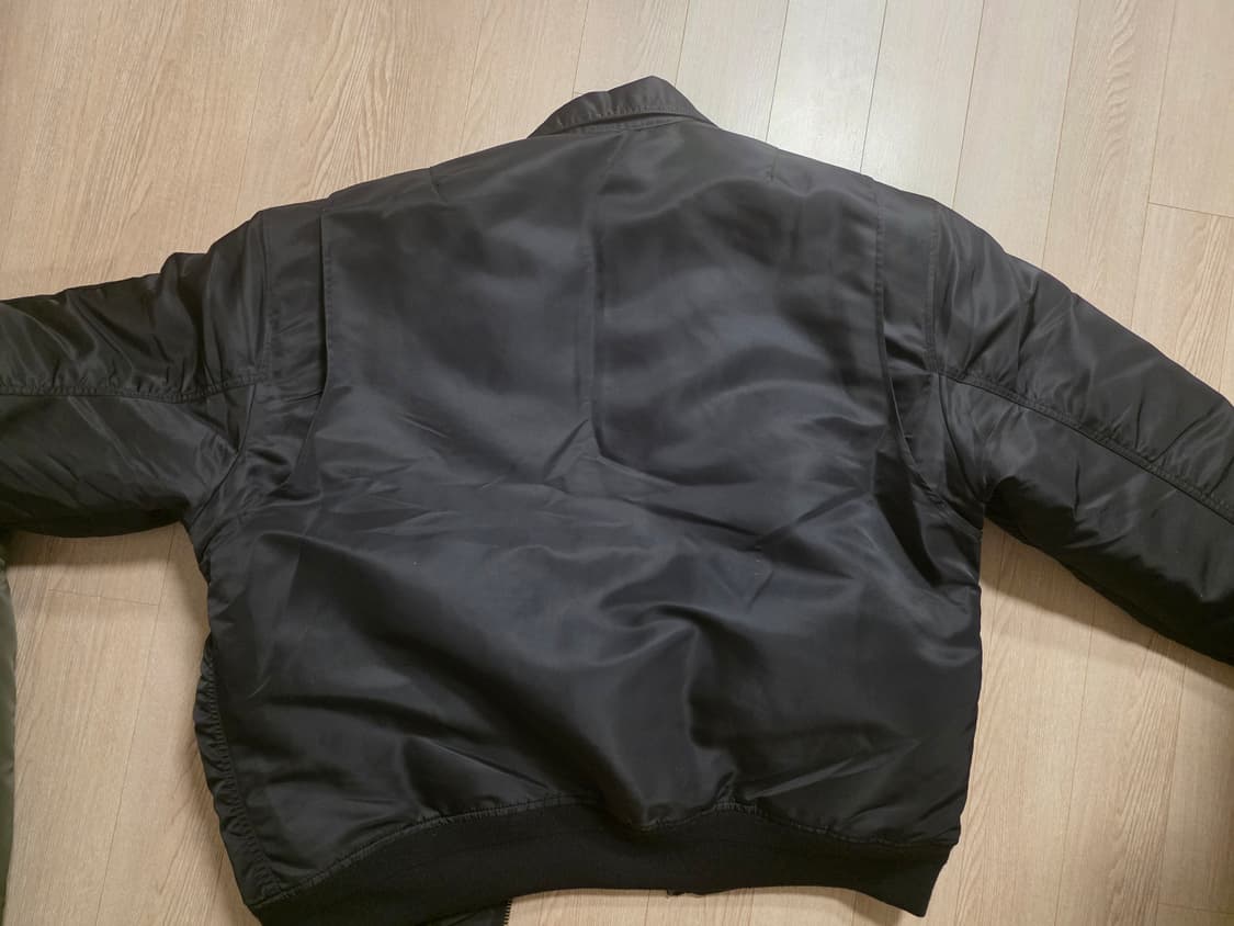 칼하트 올텐 봄버 자켓 블랙 L 상품이미지4