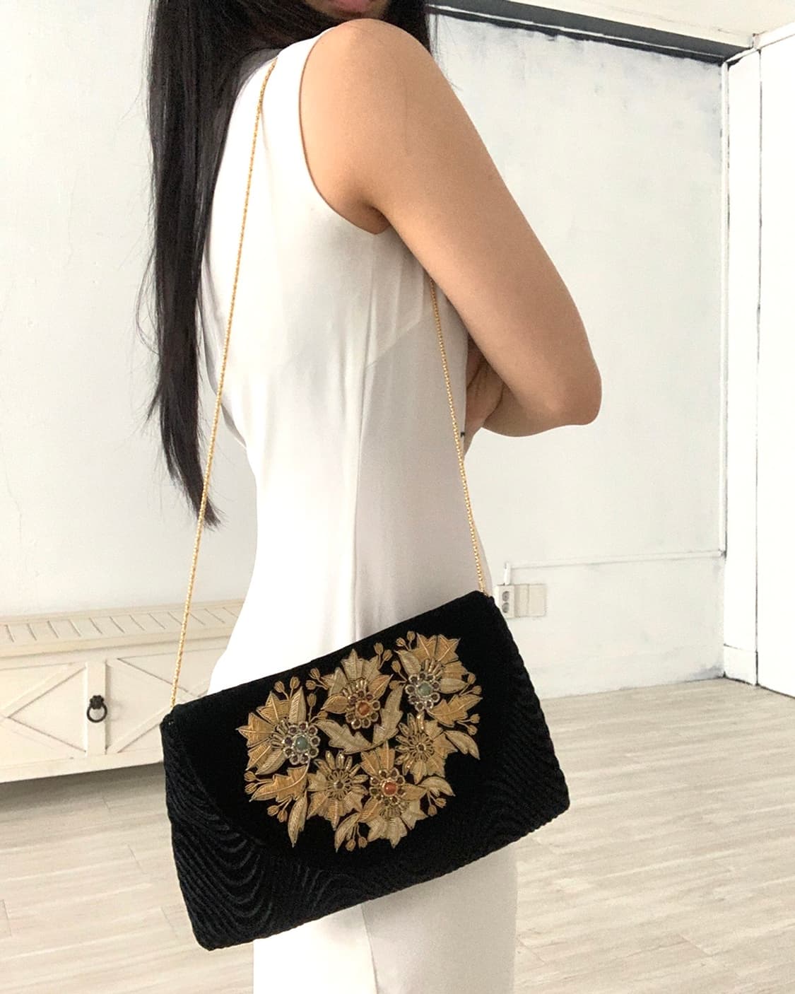 Black Velvet Gold Embroidery Mini Bag 상품이미지9