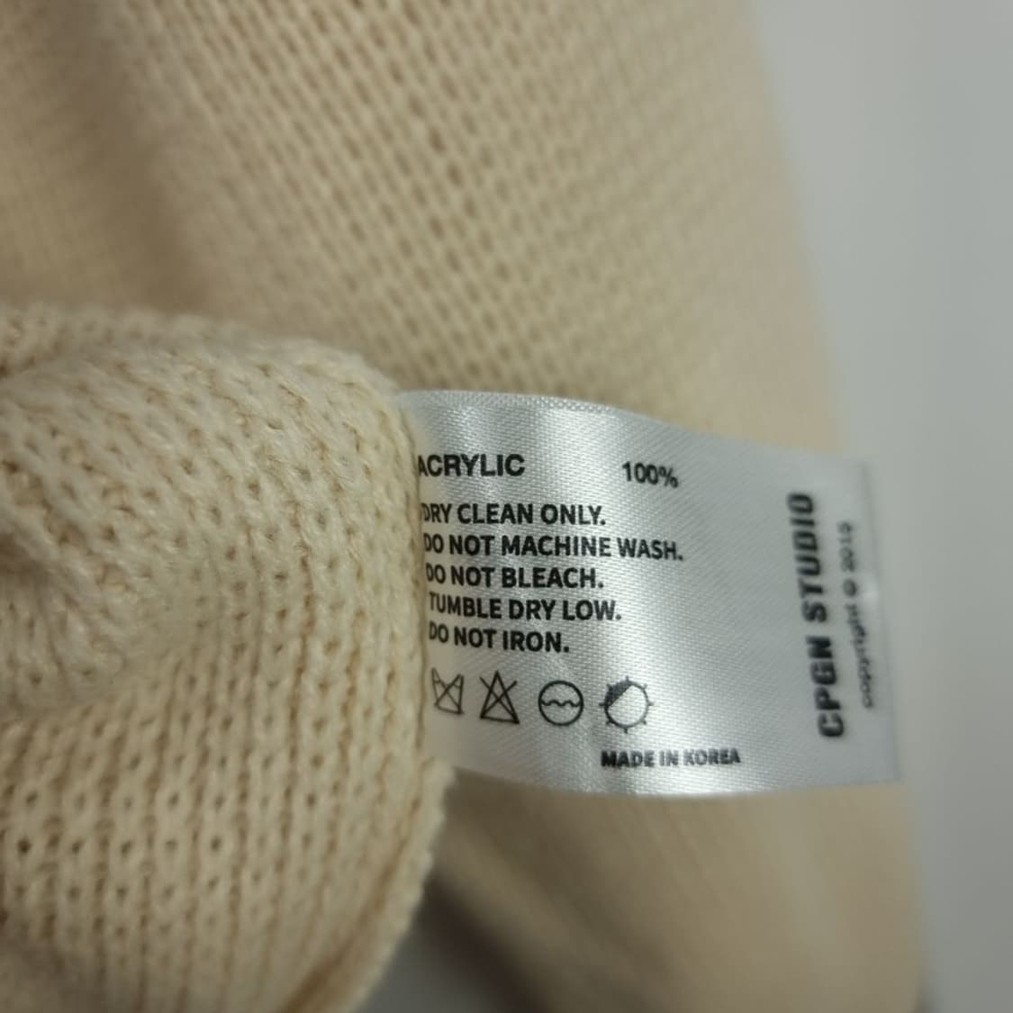[꼼파뇨] 오버핏 브이넥 프레피 니트 아이보리 M18977 상품이미지8
