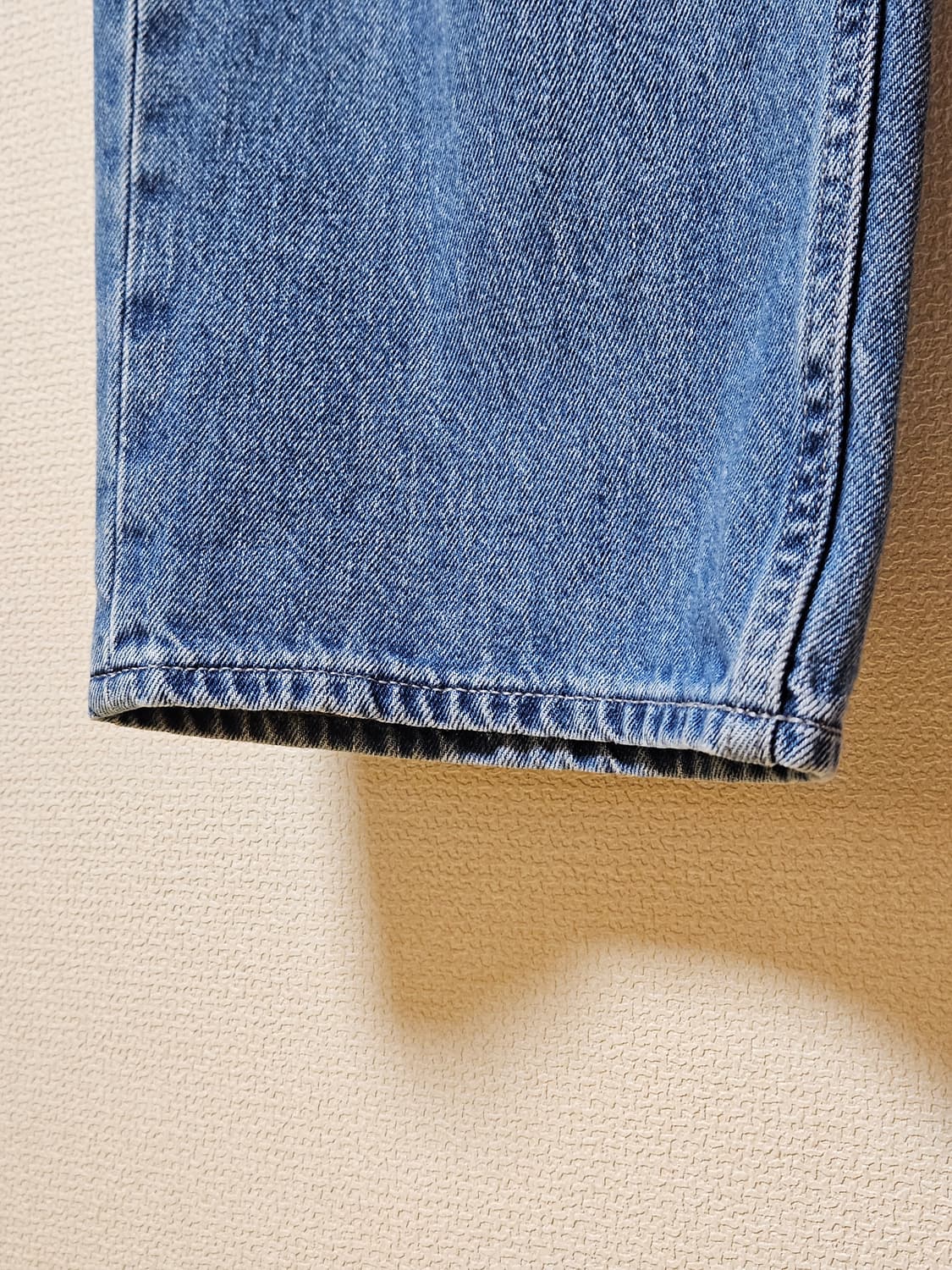 유니클로 와이드 스트레이트 진 중청 상품이미지3