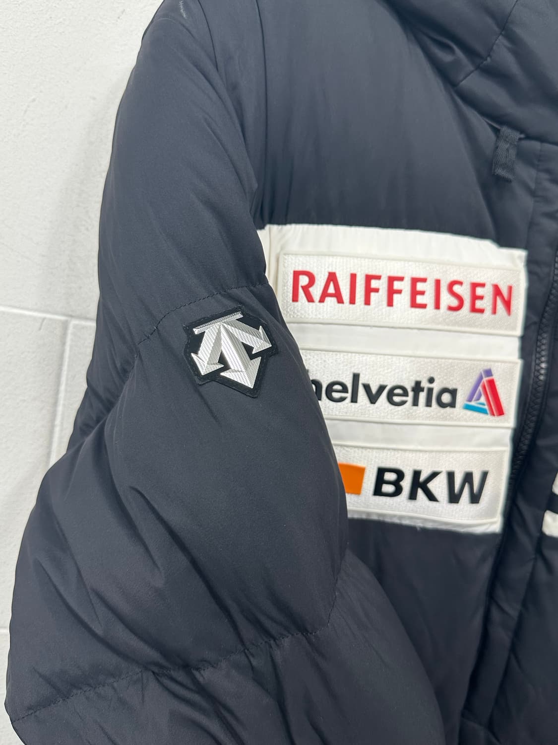 데상트 스위스 스키 롱 패딩 상품이미지3