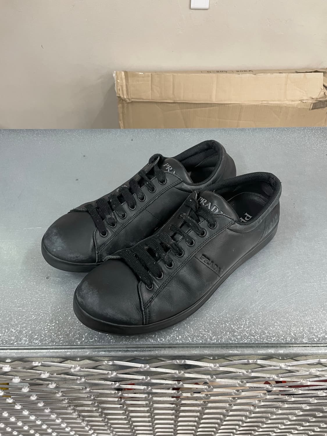 프라다 이니셜 레터링 스니커즈 US8.5 상품이미지2