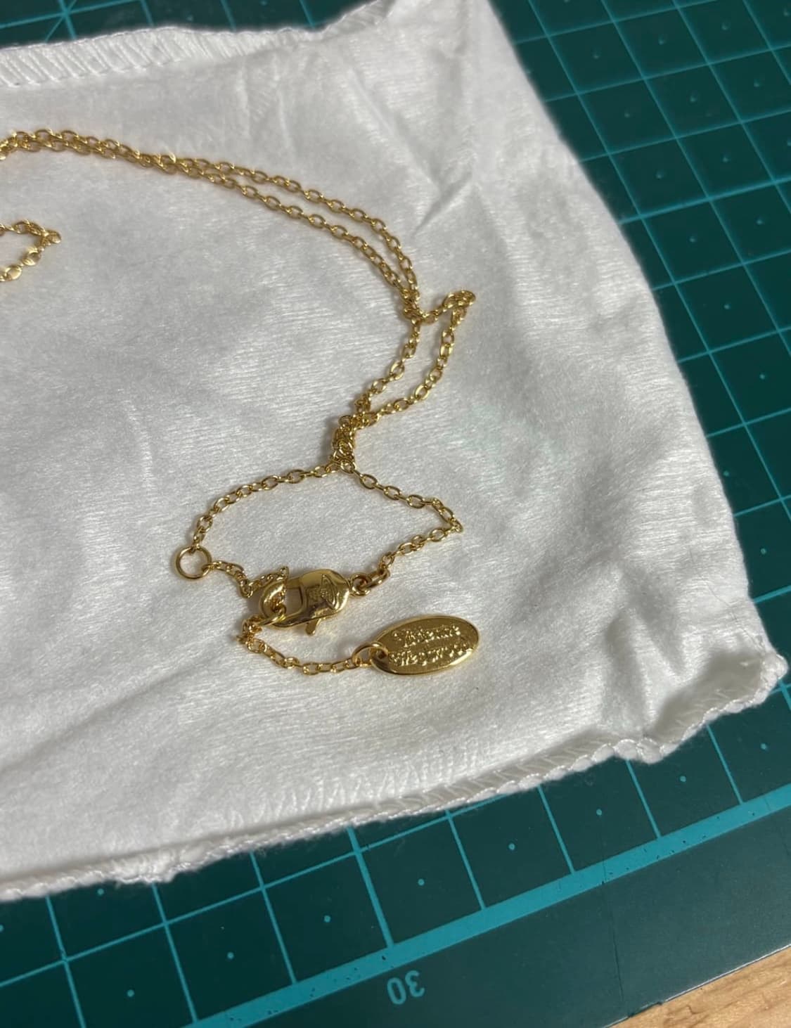 비비안웨스트우드 딸기 목걸이 상품이미지2