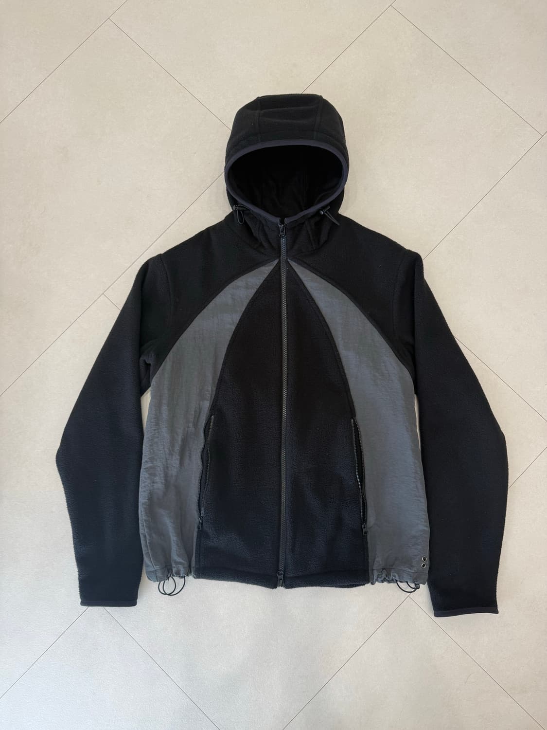 더콜디스트모먼트 플리스 후드집업 상품이미지1