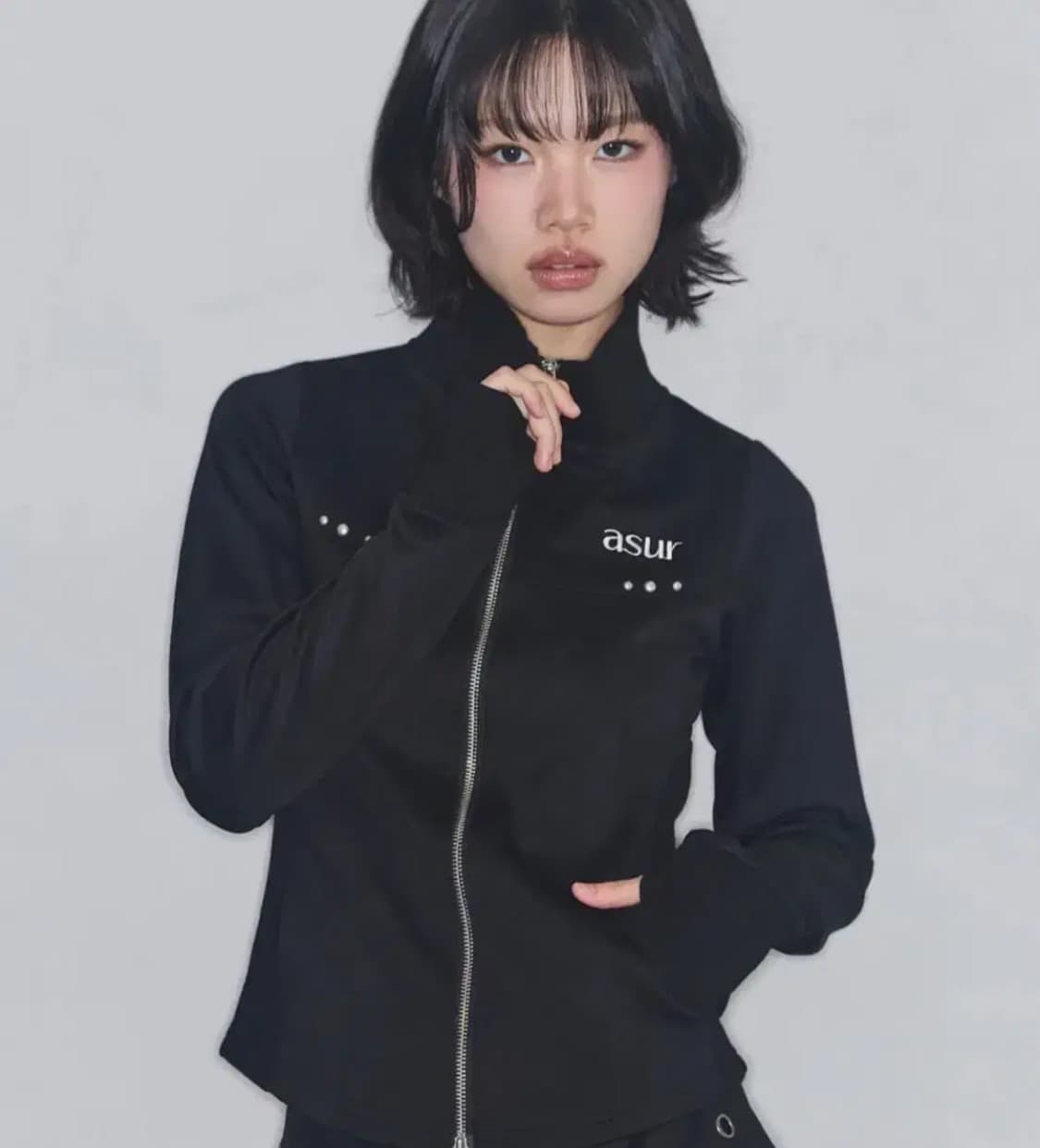애즈유아 하이넥 리브집업 블랙 상품이미지1