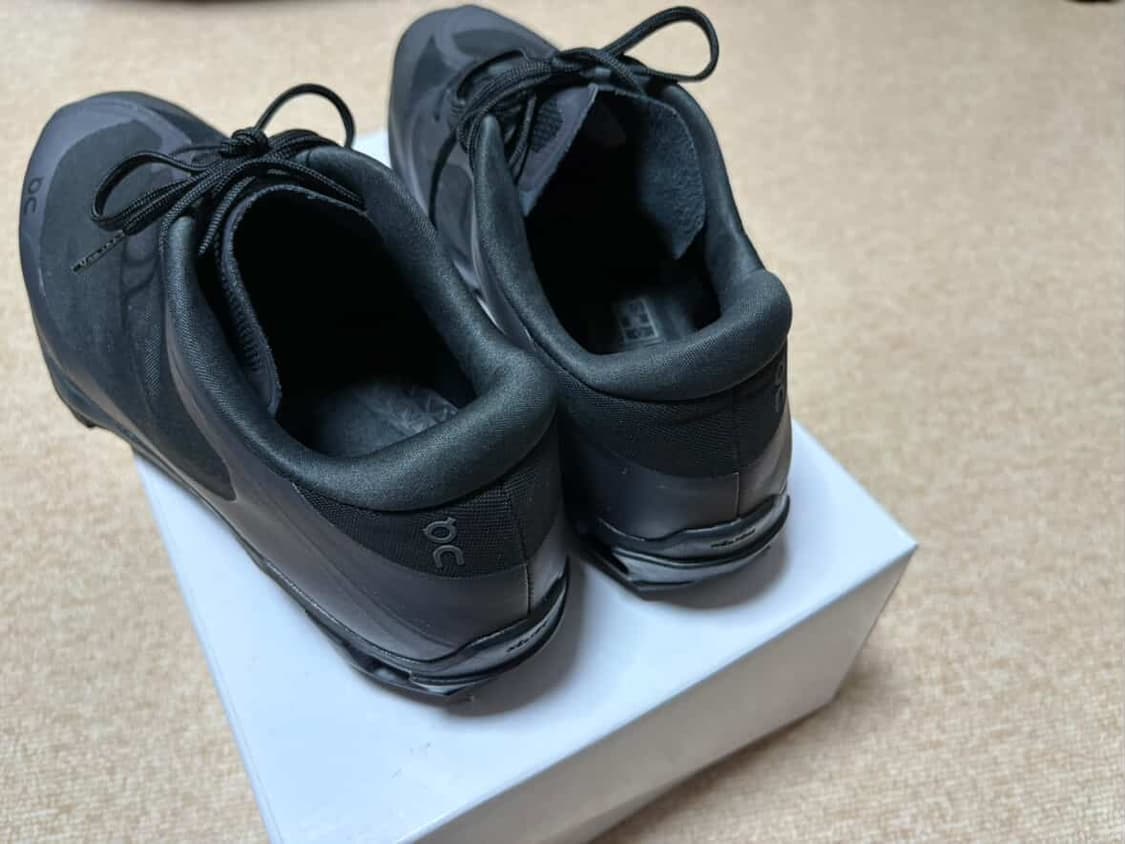 온 러닝 x 포스트 아카이브 팩션 (파프) 클라우드벤쳐 피크 올 블랙 상품이미지5