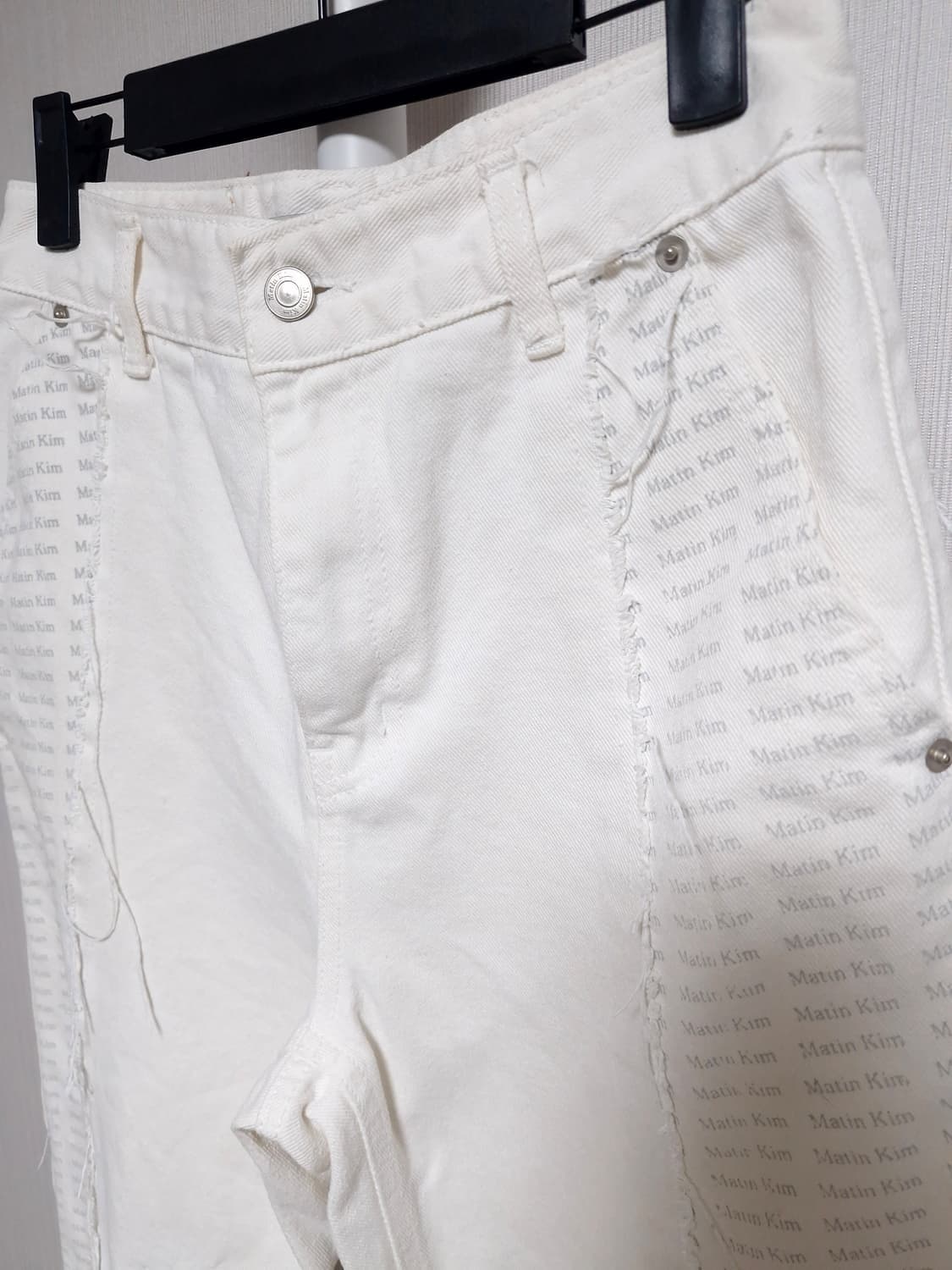 Matin Kim 마뗑킴 커브 디테일 데님팬츠 상품이미지4