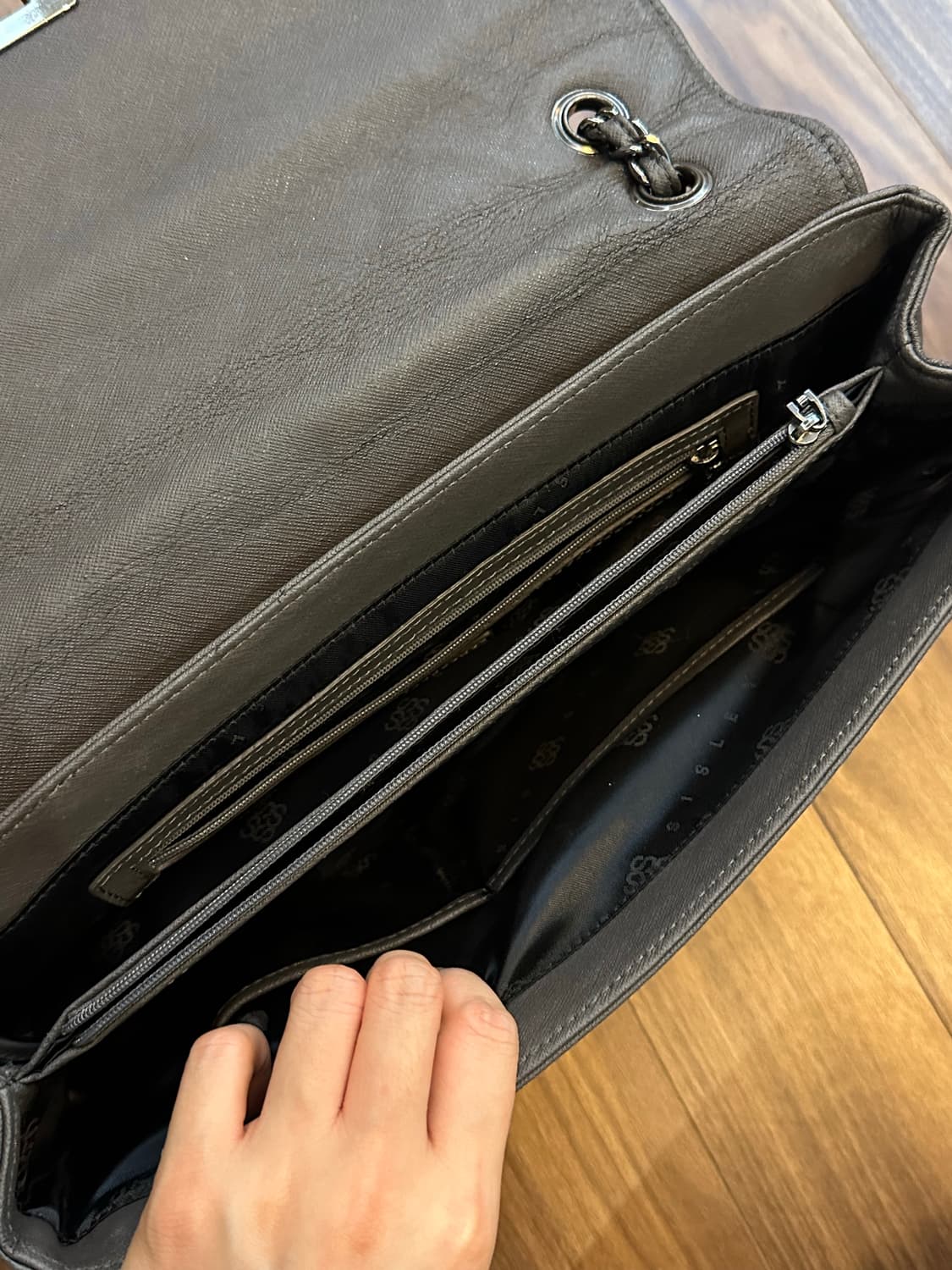 시슬리 퀄팅 체인 숄더백 회색 상품이미지6