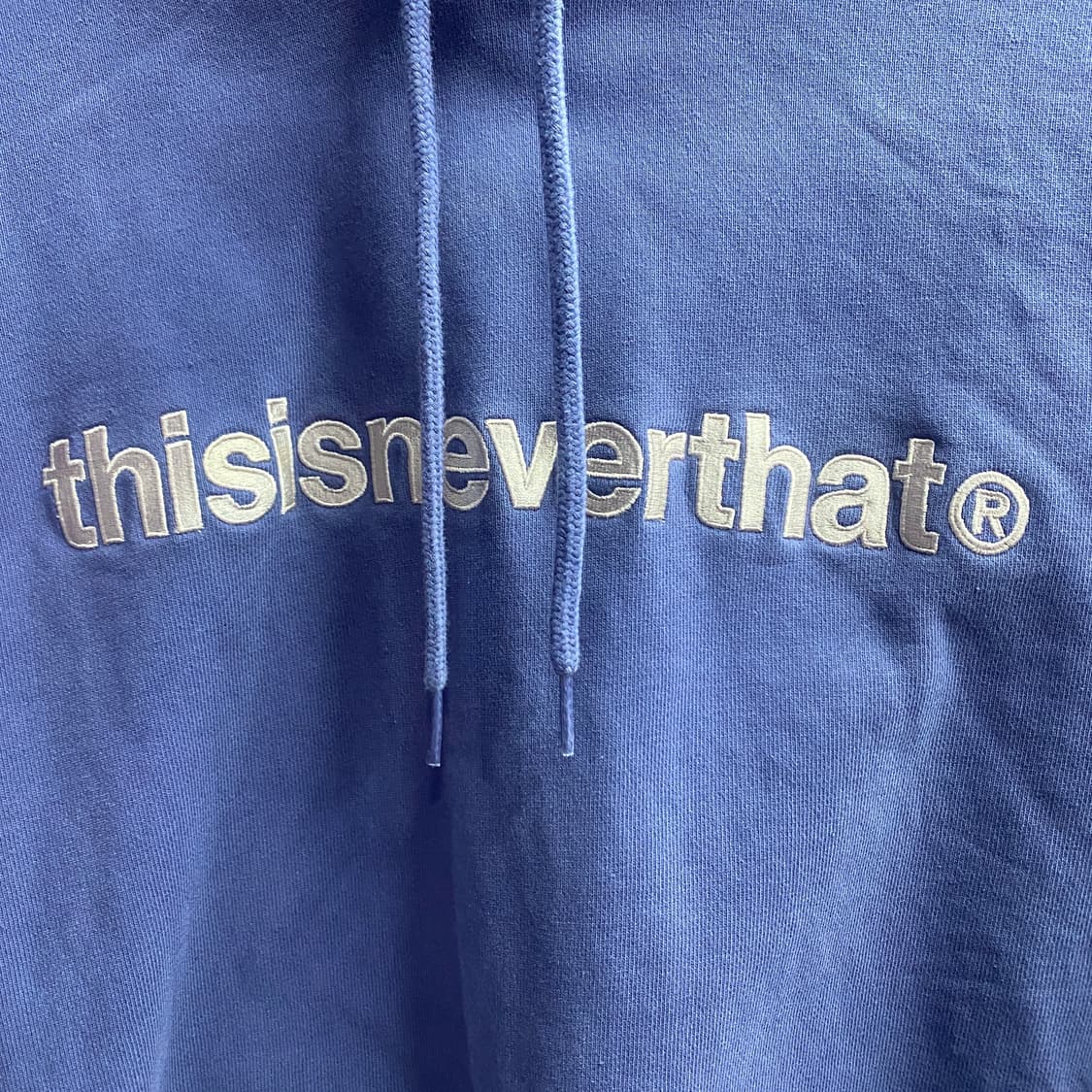 디스이즈네버댓 화이트로고 네이비 후드티 B3861 상품이미지3