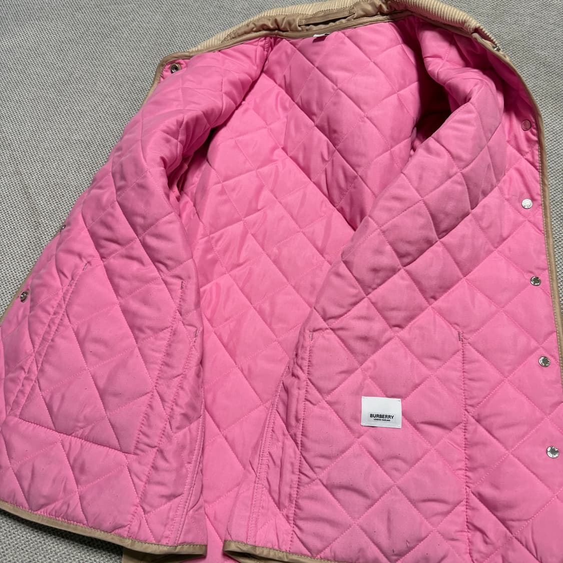 버버리 퀼팅 코듀로이 카라 자켓 (정품) 상품이미지5