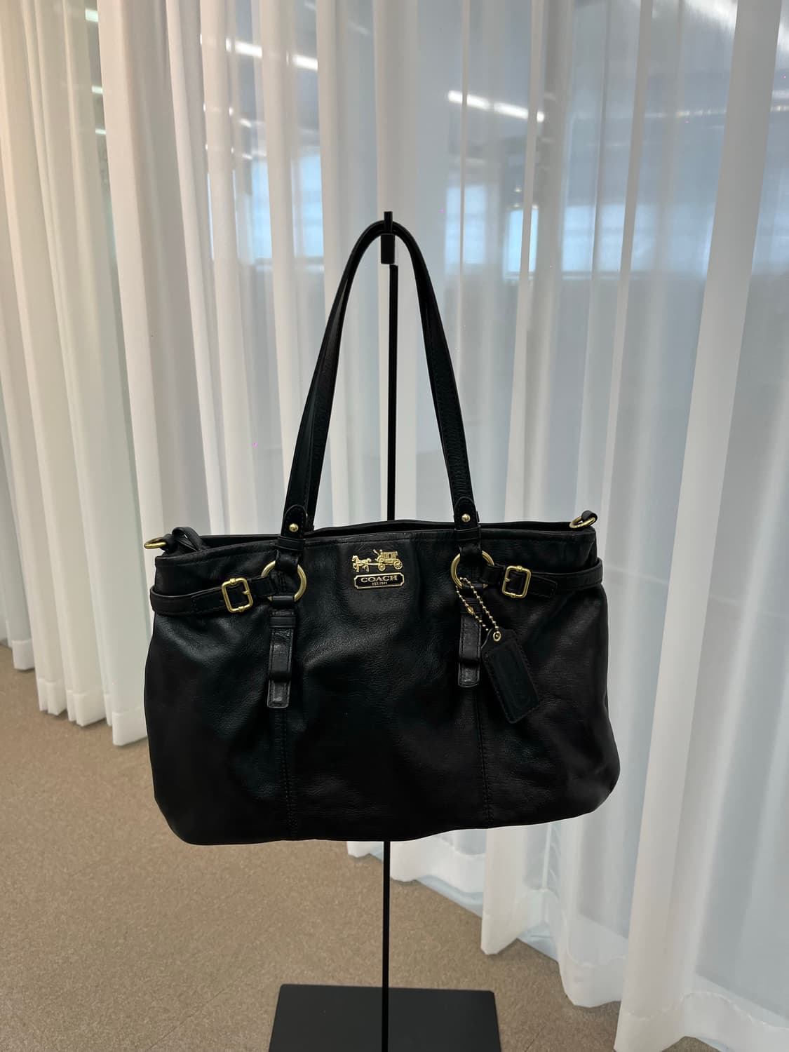 Coach Black Square Shoulder Bag 상품이미지2
