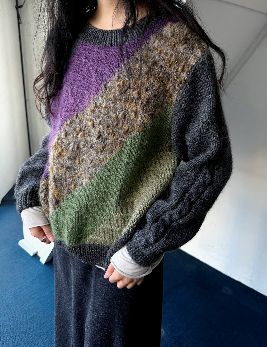 Boucle panel design pattern wide knit 상품이미지3