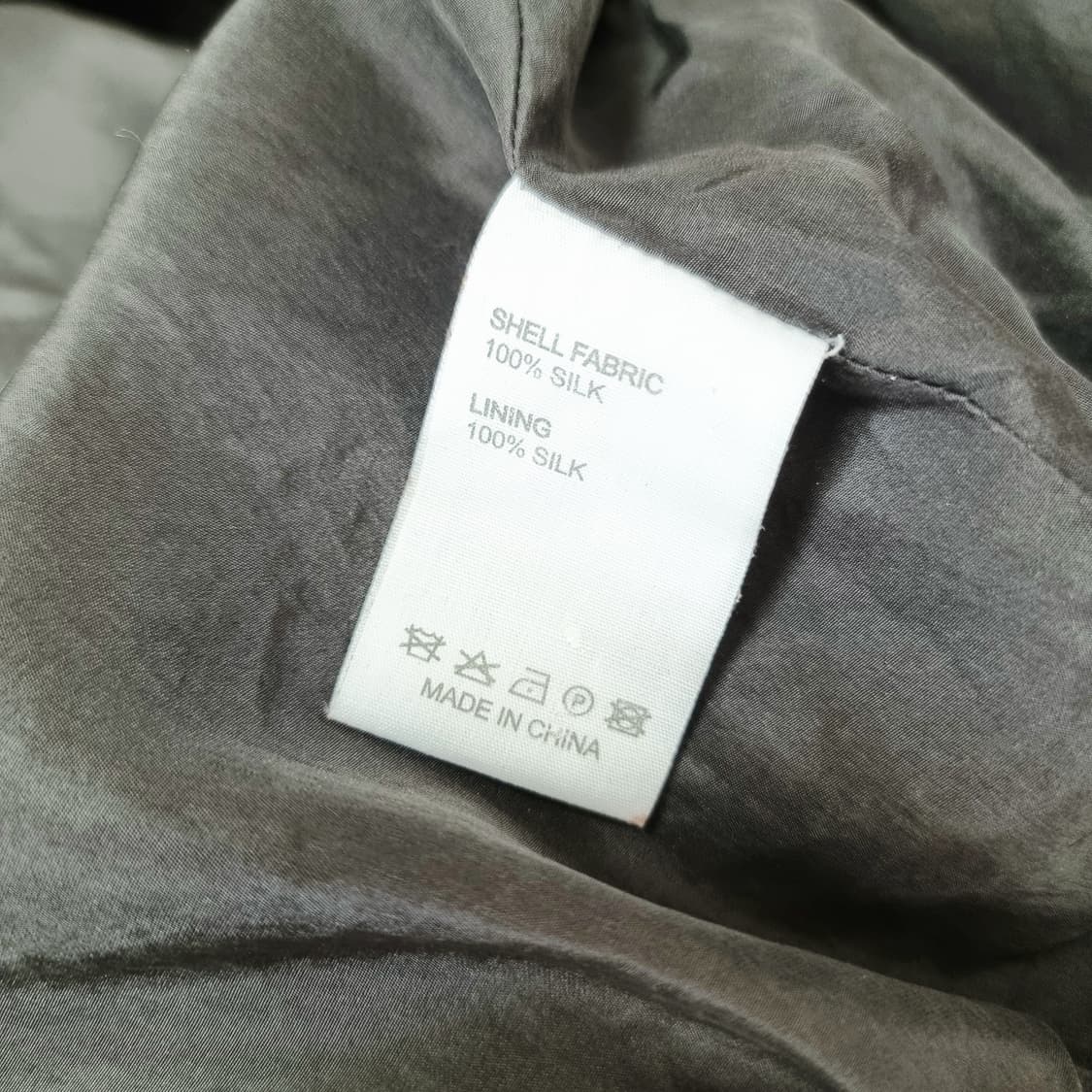 아떼 바네사브루노 실크100% 집업가디건 (55-66/표기36) 상태최상 상품이미지10