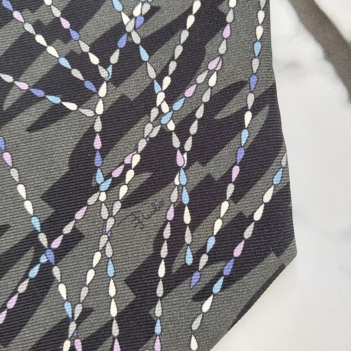 에밀리오 푸치 실크 블랙 지오메트릭 넥타이 8.7cm A+등급 K1344 상품이미지8