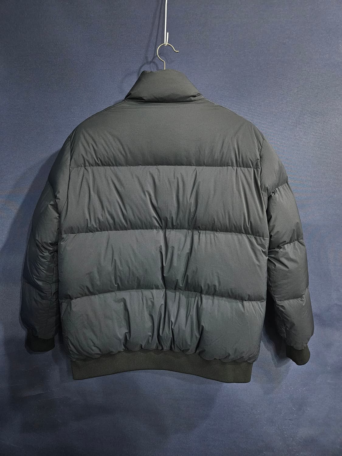 밀레 차콜컬러 남성 110 구스다운 대장급 패딩 상품이미지2