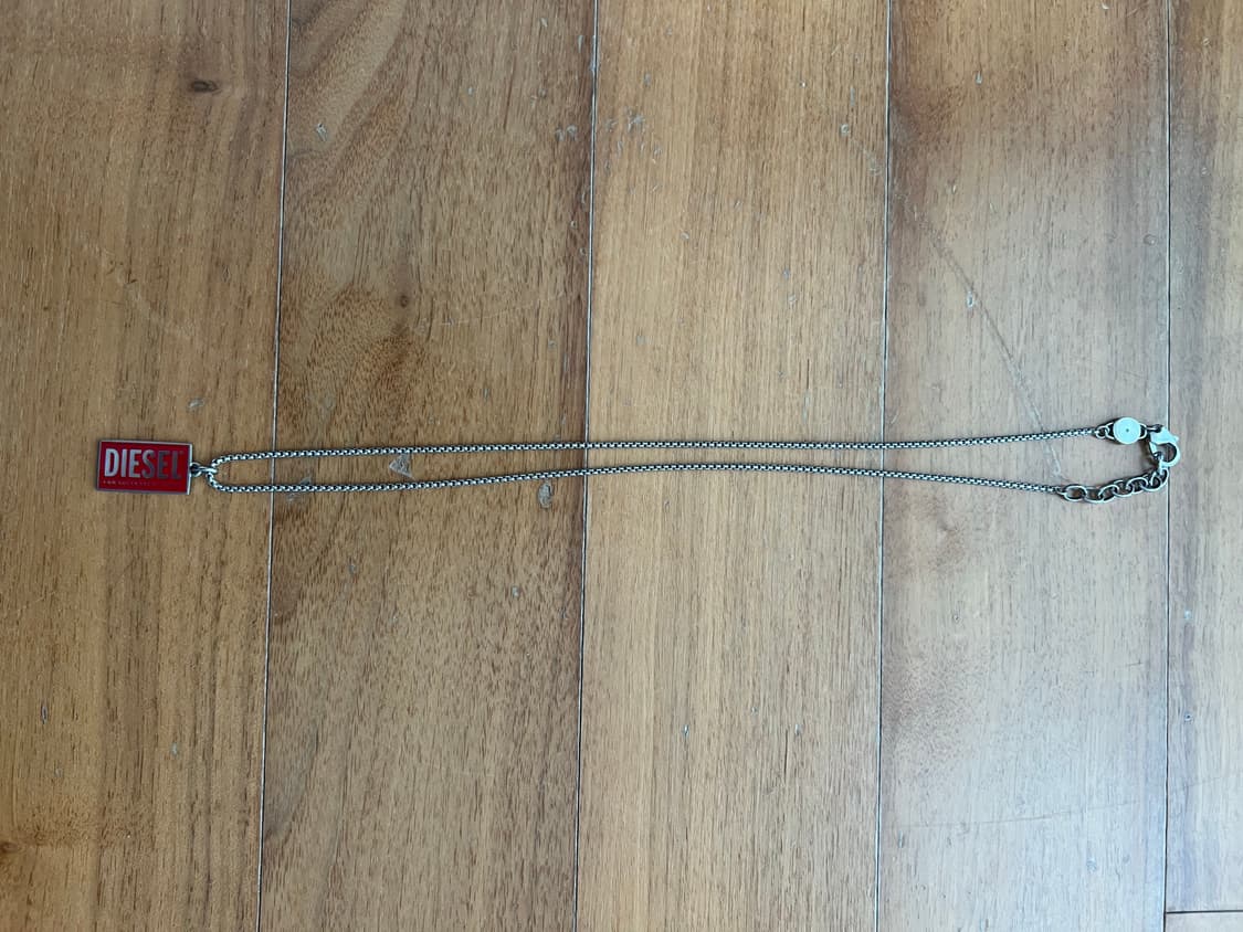 디젤 로고 목걸이 상품이미지1