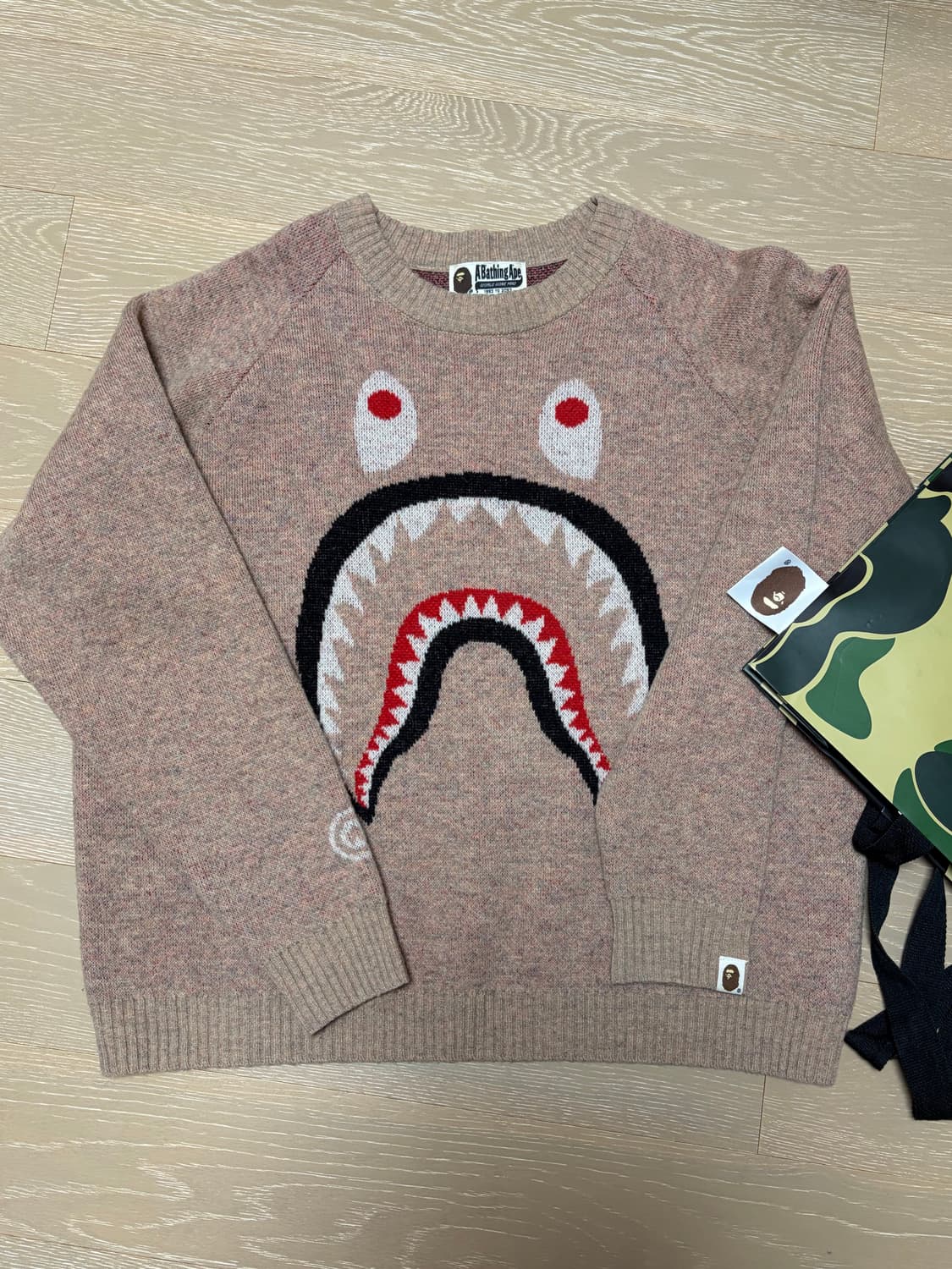 [ 베이프 ] 샤크 헤드인타르시아 스웨터 (샤크니트) 상품이미지2