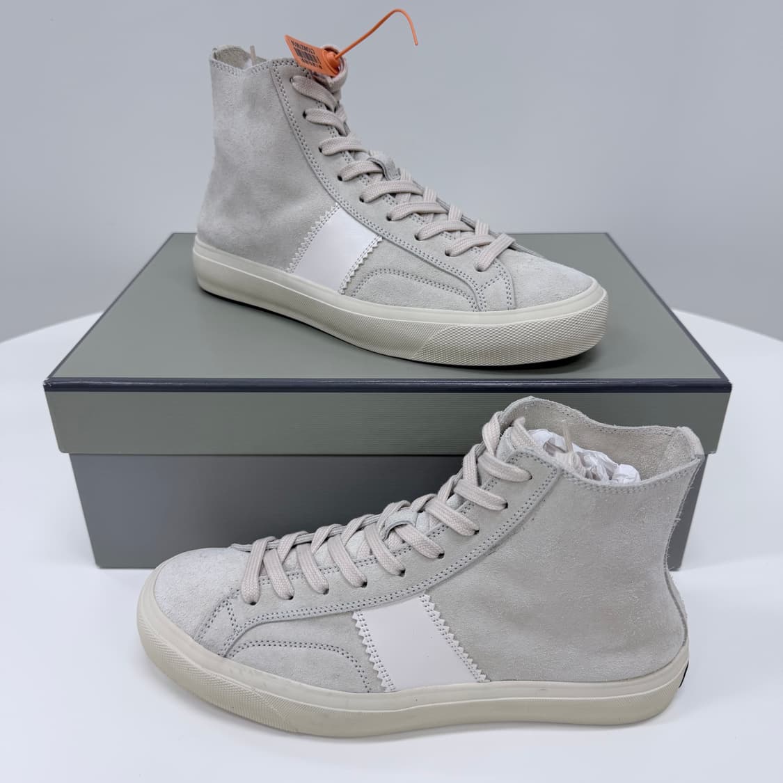 [미사용/255] 톰포드 캠브리지 스웨이드 하이탑 스니커즈 라이트 그레이 상품이미지2
