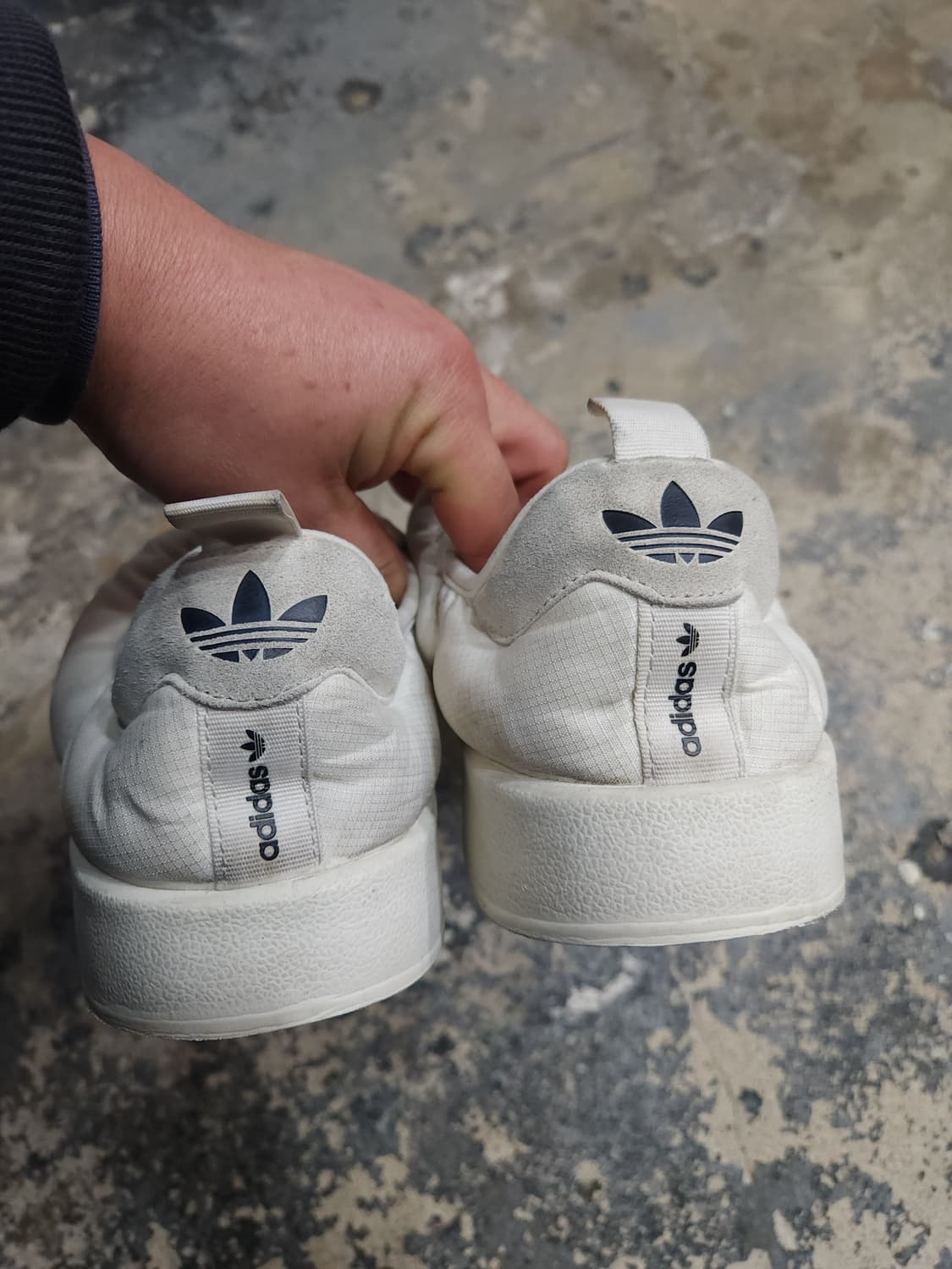 아디다스 퍼피렛 패딩 슬립온 265

 상품이미지6