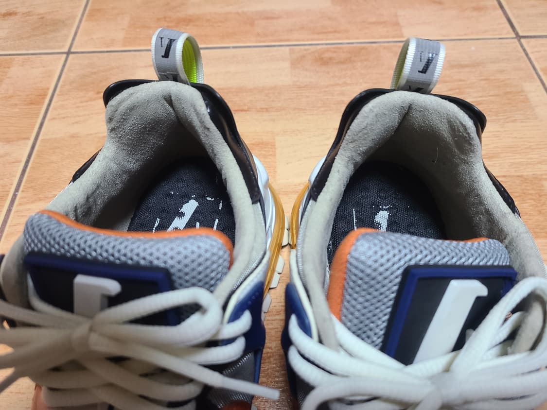 엠포리오 알마니 정품 청키 스니커즈 260 상품이미지4