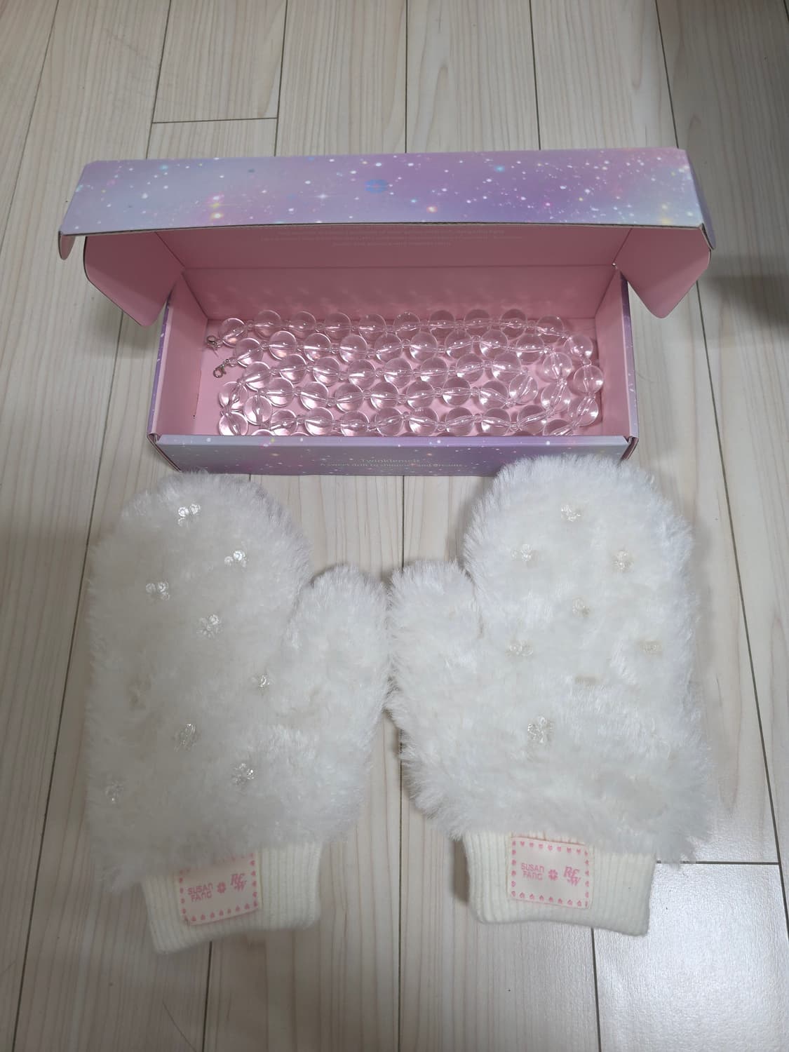 락피쉬 [X SUSAN FANG] FURRY BUBBLE GLOVES 상품이미지3