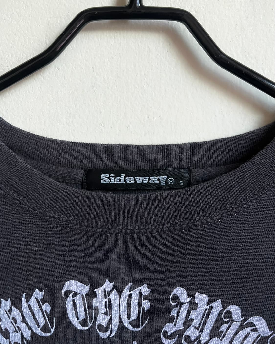 90-00s Sideway Gothic Print Long-Sleeve 상품이미지5