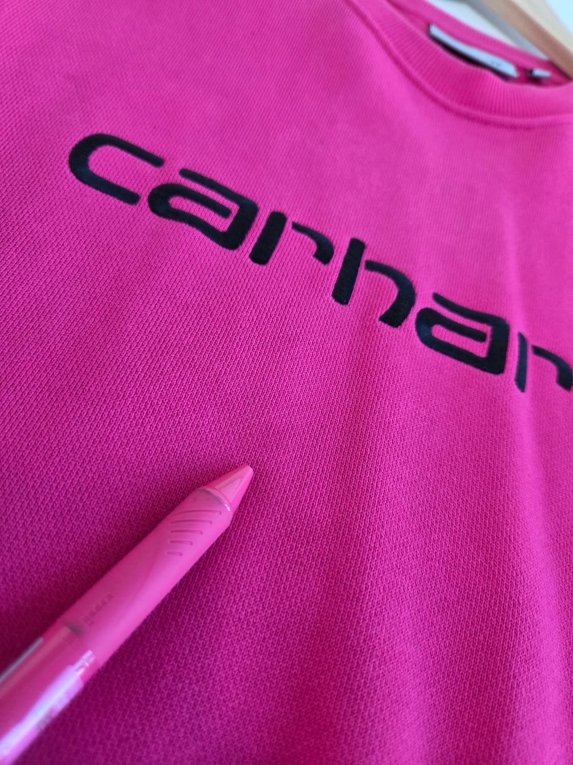 칼하트 WIP 맨투맨 핑크 M 상품이미지4