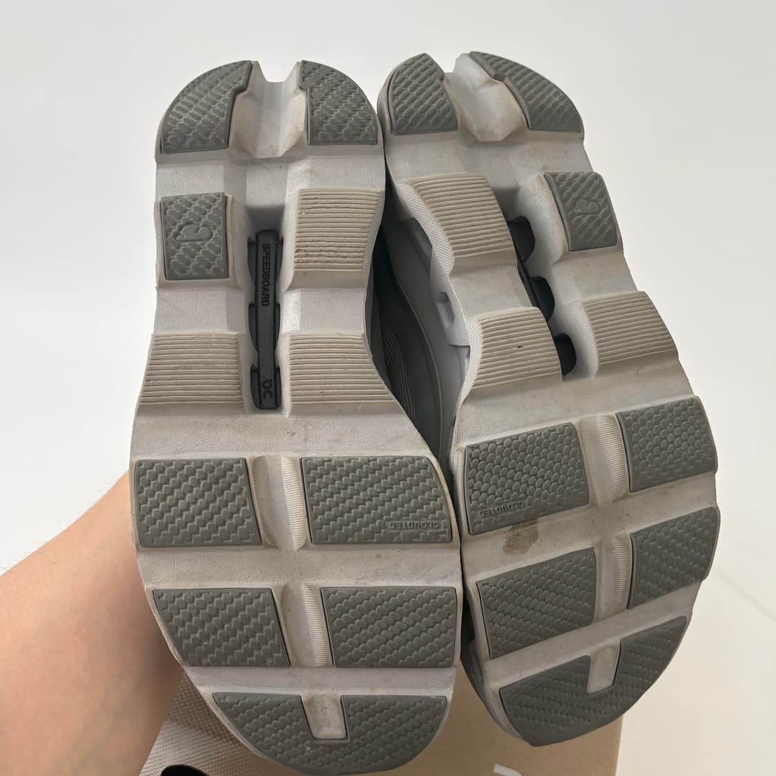 온러닝 클라우드 몬스터 보이드 상품이미지6