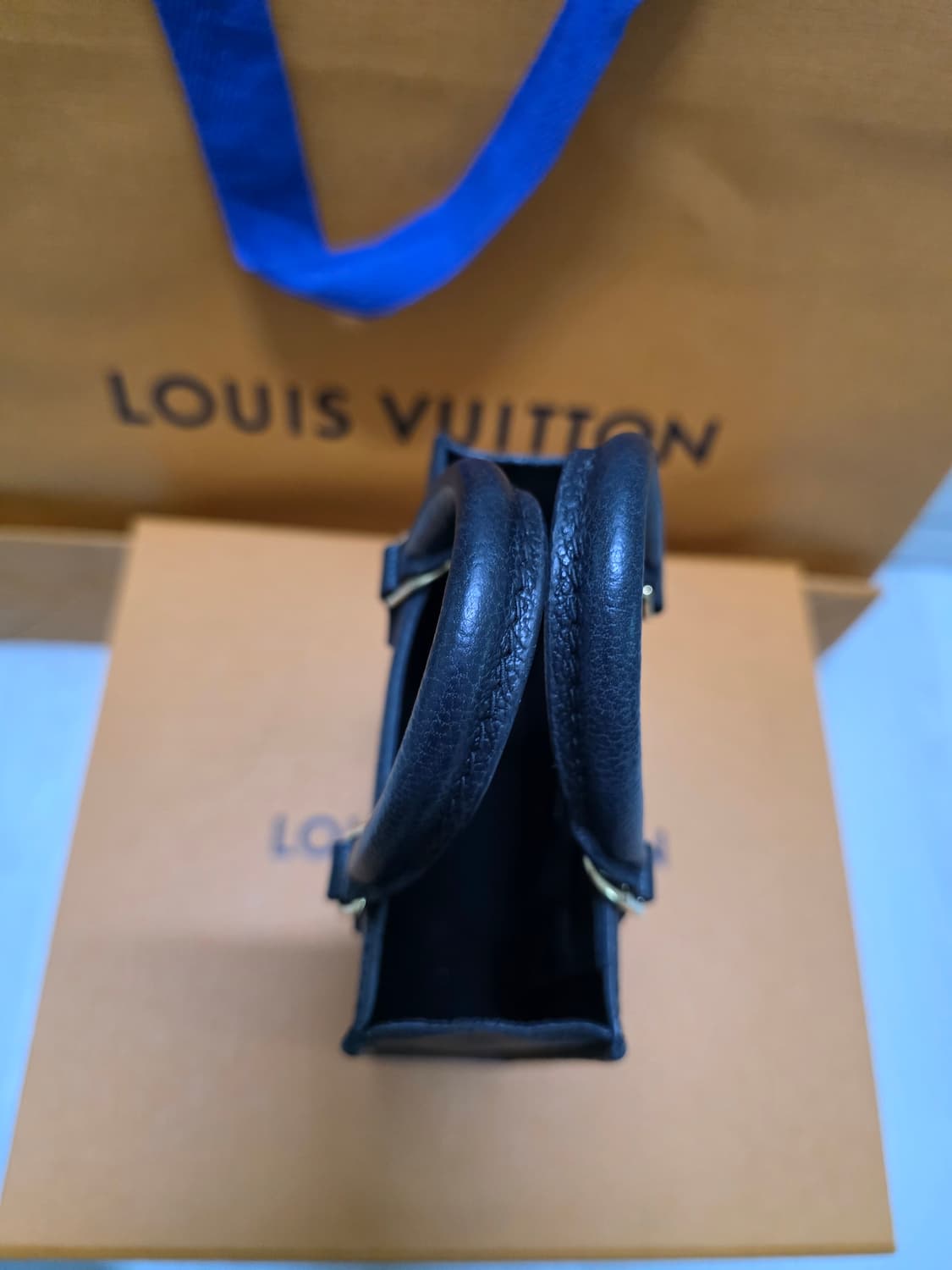 루이비통 쁘띠 삭 플라 바이 컬러 앙프렝뜨 블랙&베이지 크로스백 상품이미지5