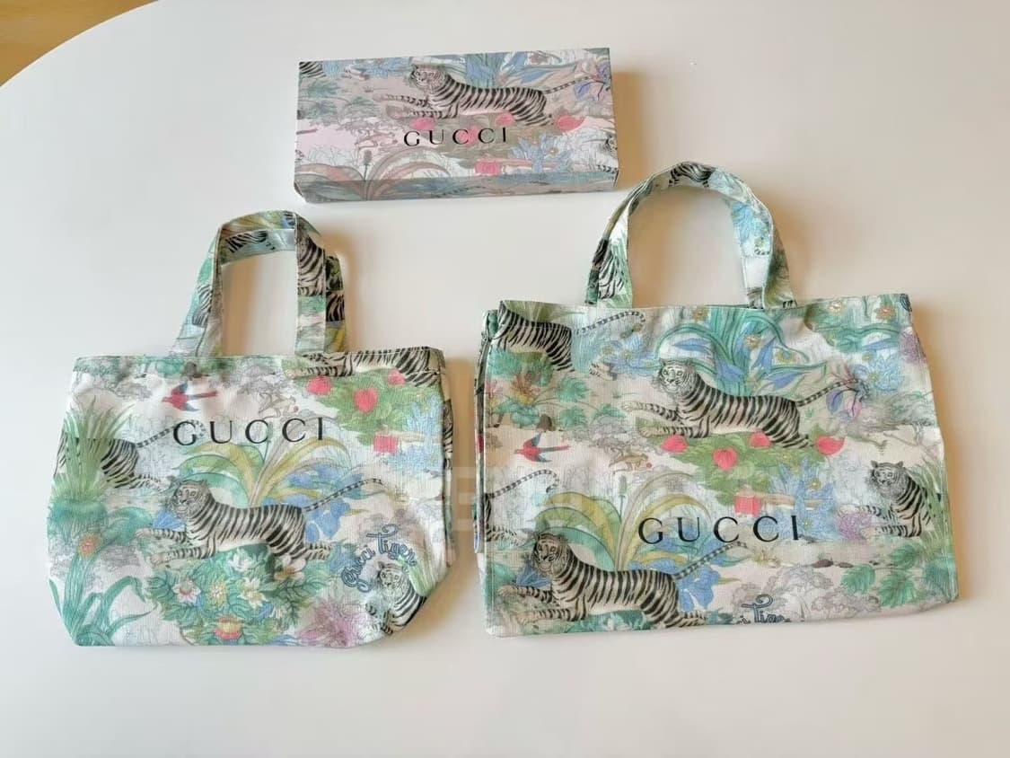 구찌뷰티 2025 타이거 에코백 기프트 토트백 라지 상품이미지6