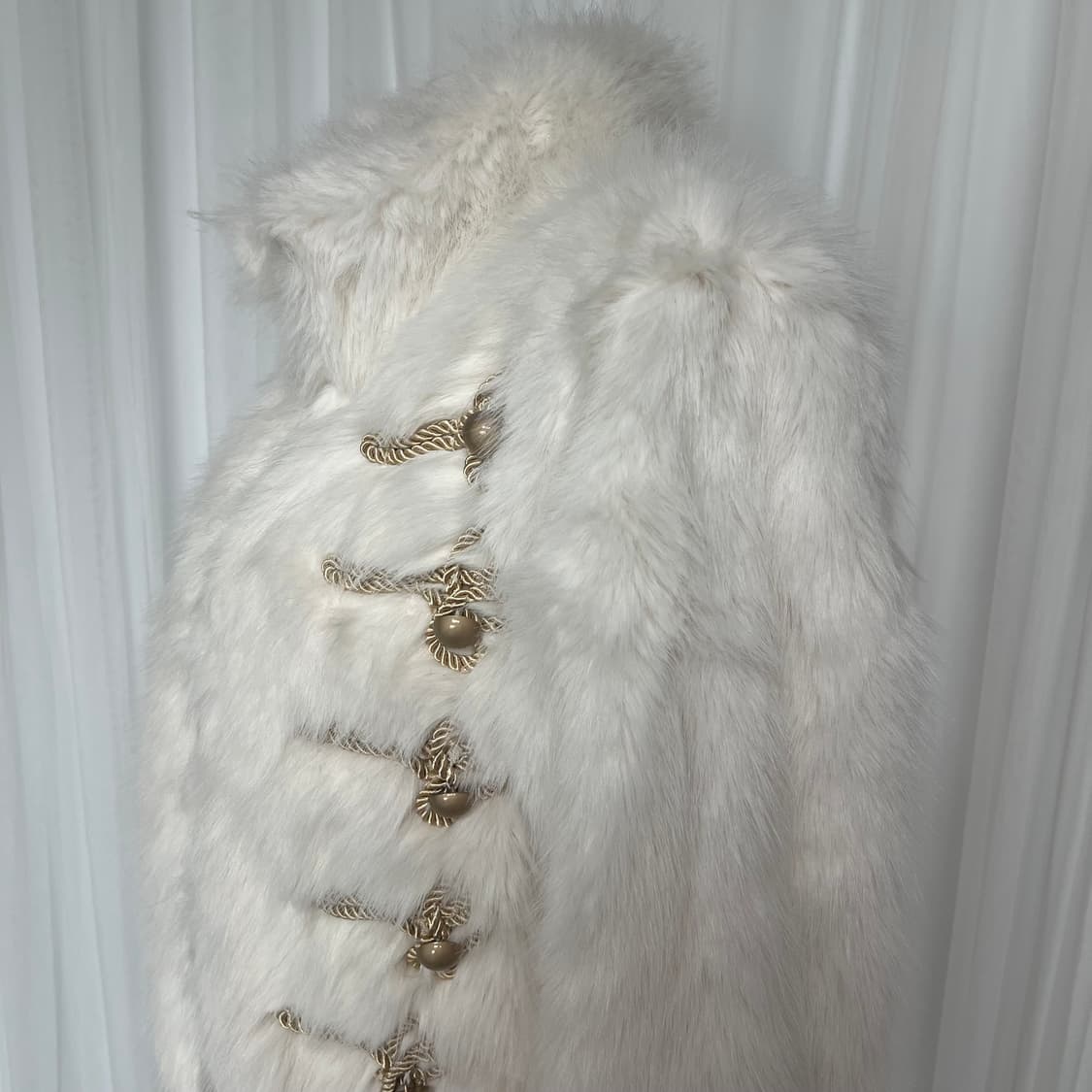 [새상품]금장더블 버튼 아이보리 퍼 자켓 상품이미지9