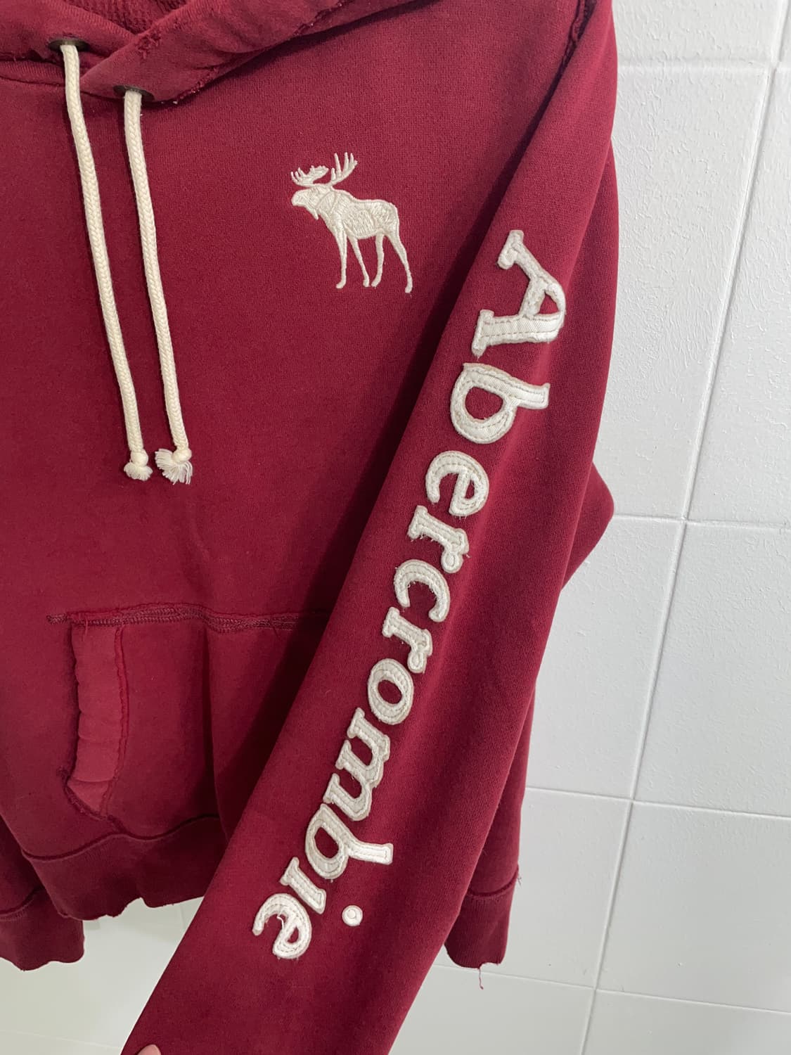 아베크롬비 딥 레드 레터링 후드티 상품이미지5