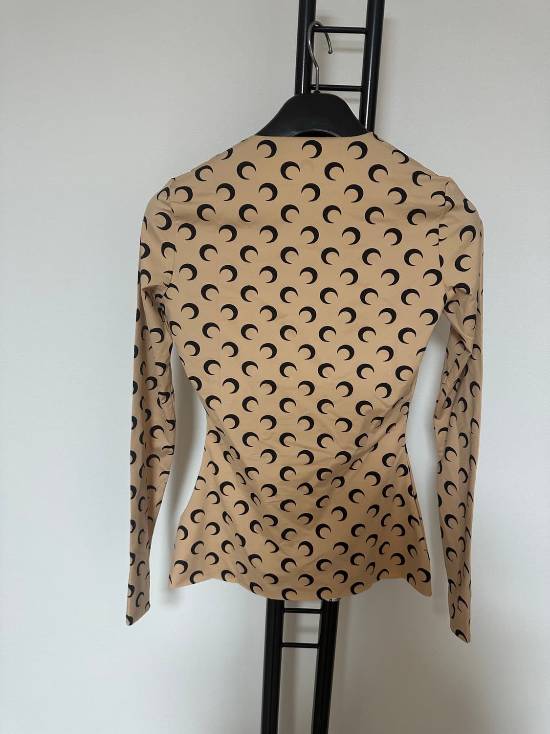 마린세르 문 로고 세컨드 스킨 탑 베이지-S사이즈 상품이미지4