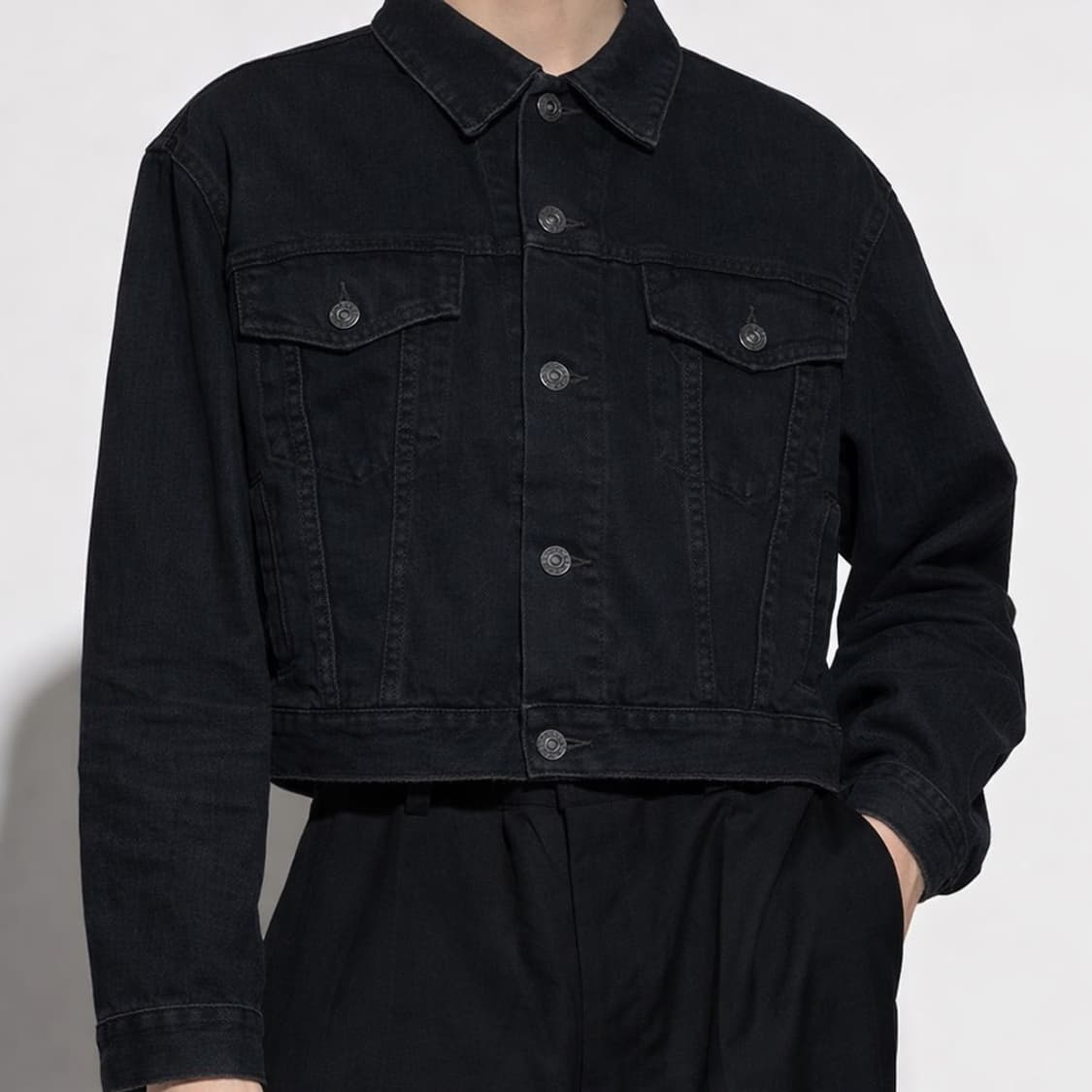 [L] 발렌시아가 크롭 스몰로고 데님자켓 블랙 상품이미지1